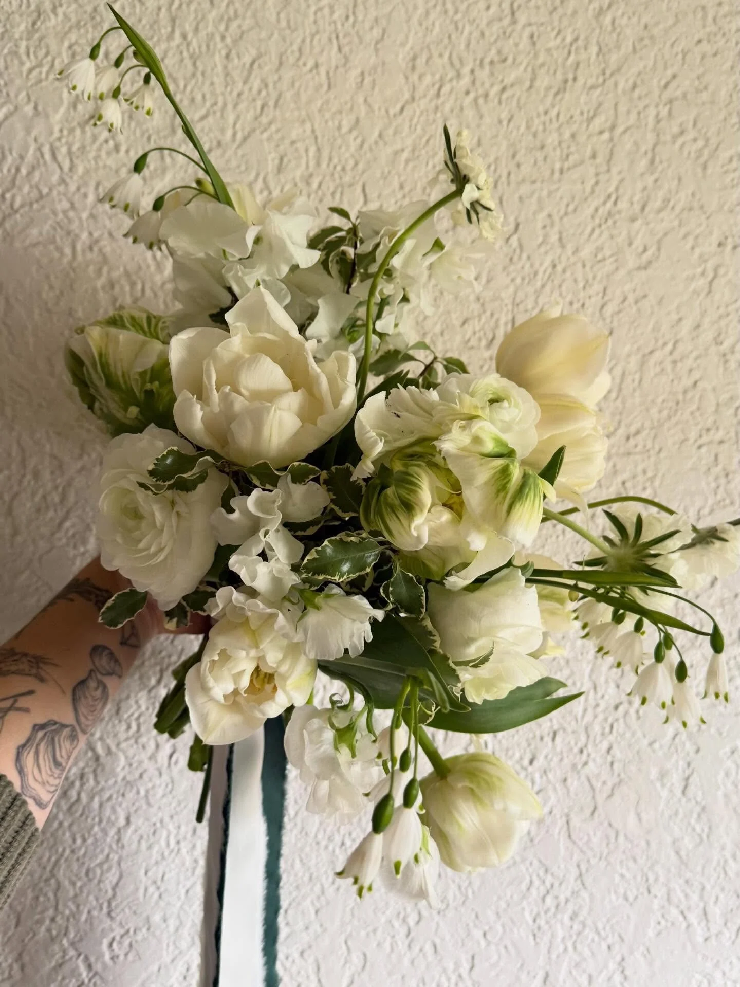 Now that the bride has officially seen; here she is, the first bridal bouquet of 2026!

Congrats to @marlaaycua and thank you for starting my wedding season off in the most lovely way. 

#bridalbouquet #weddingflorist #pnwbride #seattlewedding #flowe