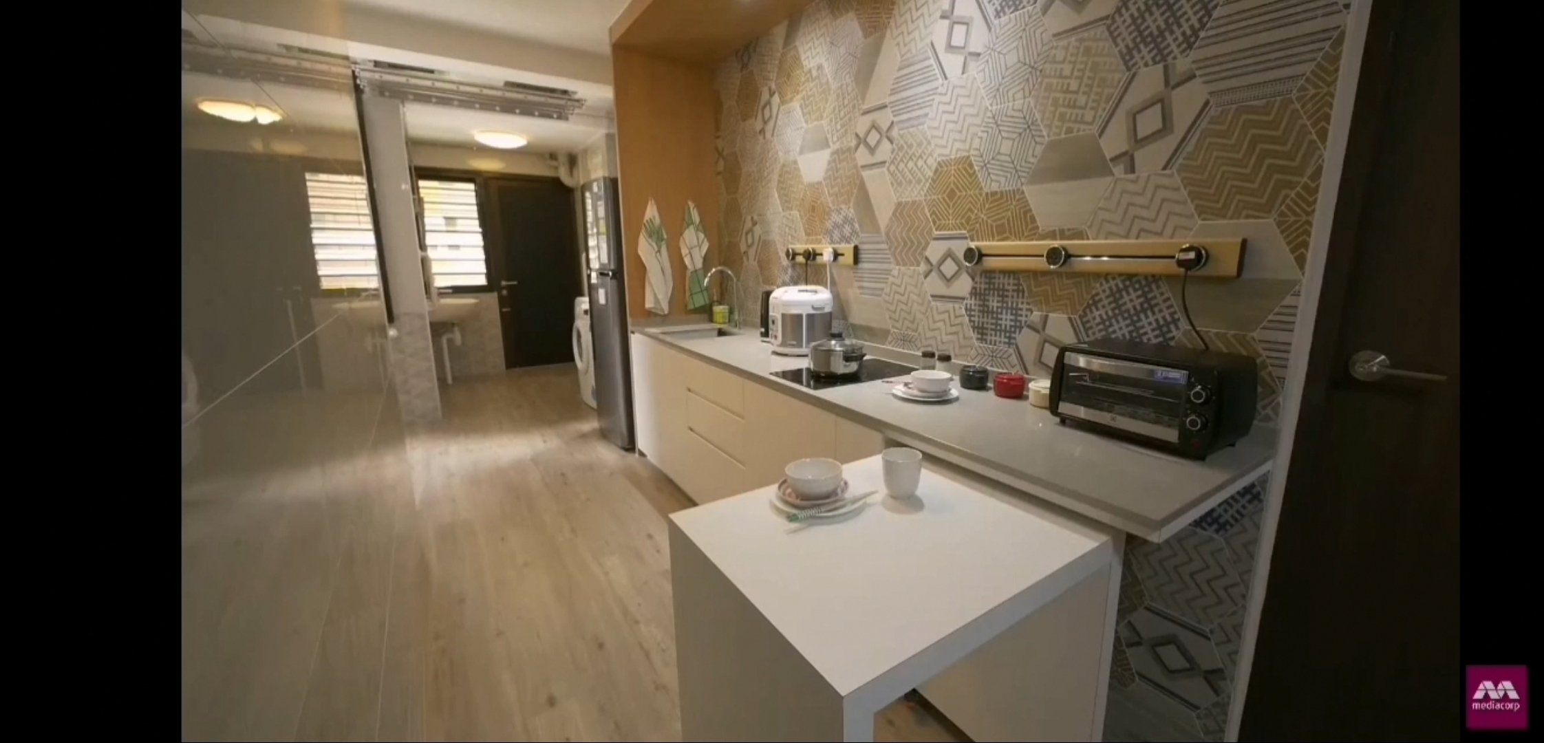 Screenshot_20210424_115126_com.huawei.himovie.overseas.jpg