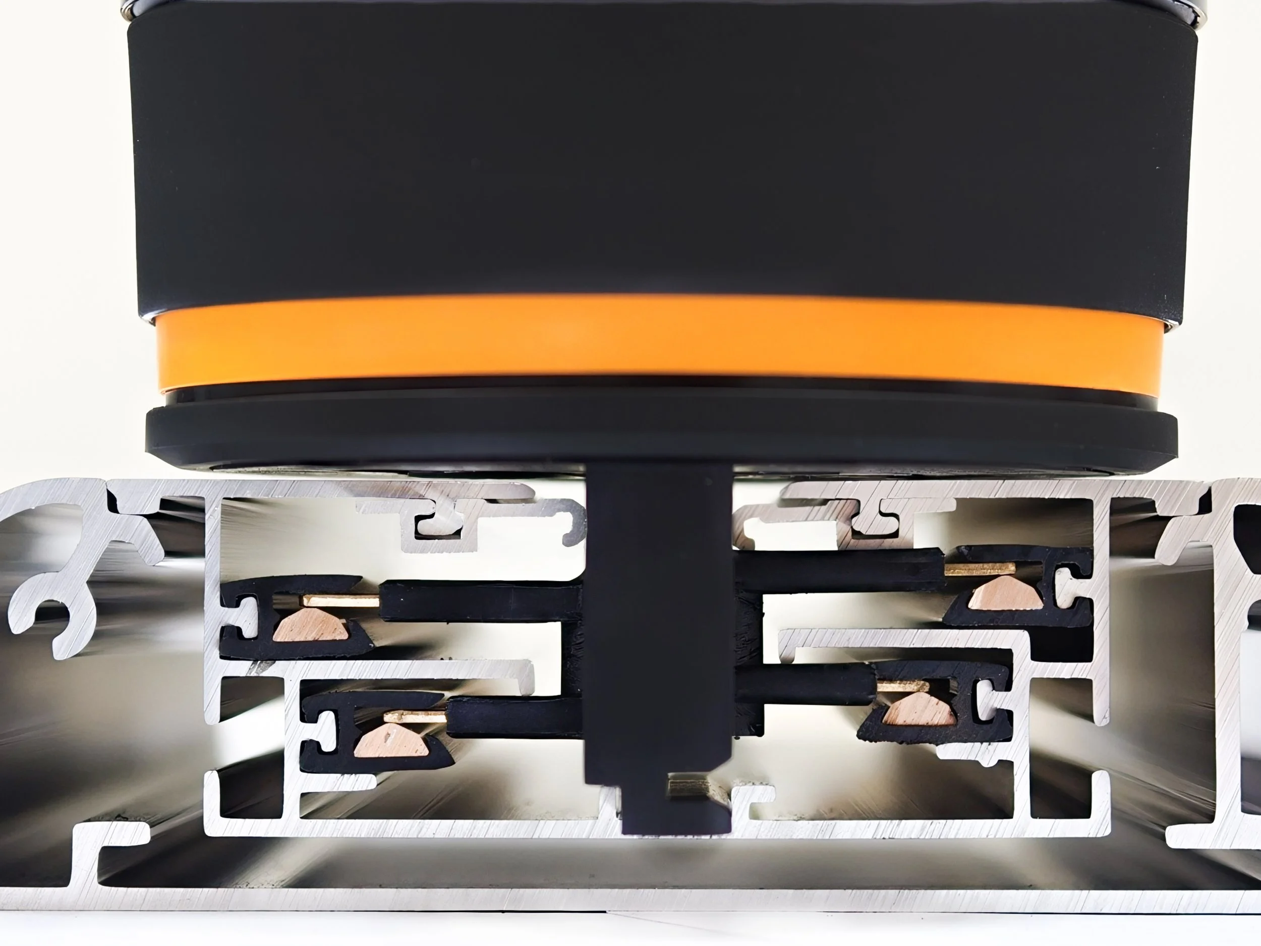 The Silent Guard: Why Line8’s Full-Sized Earth Connection Sets a New Standard for Power Tracks