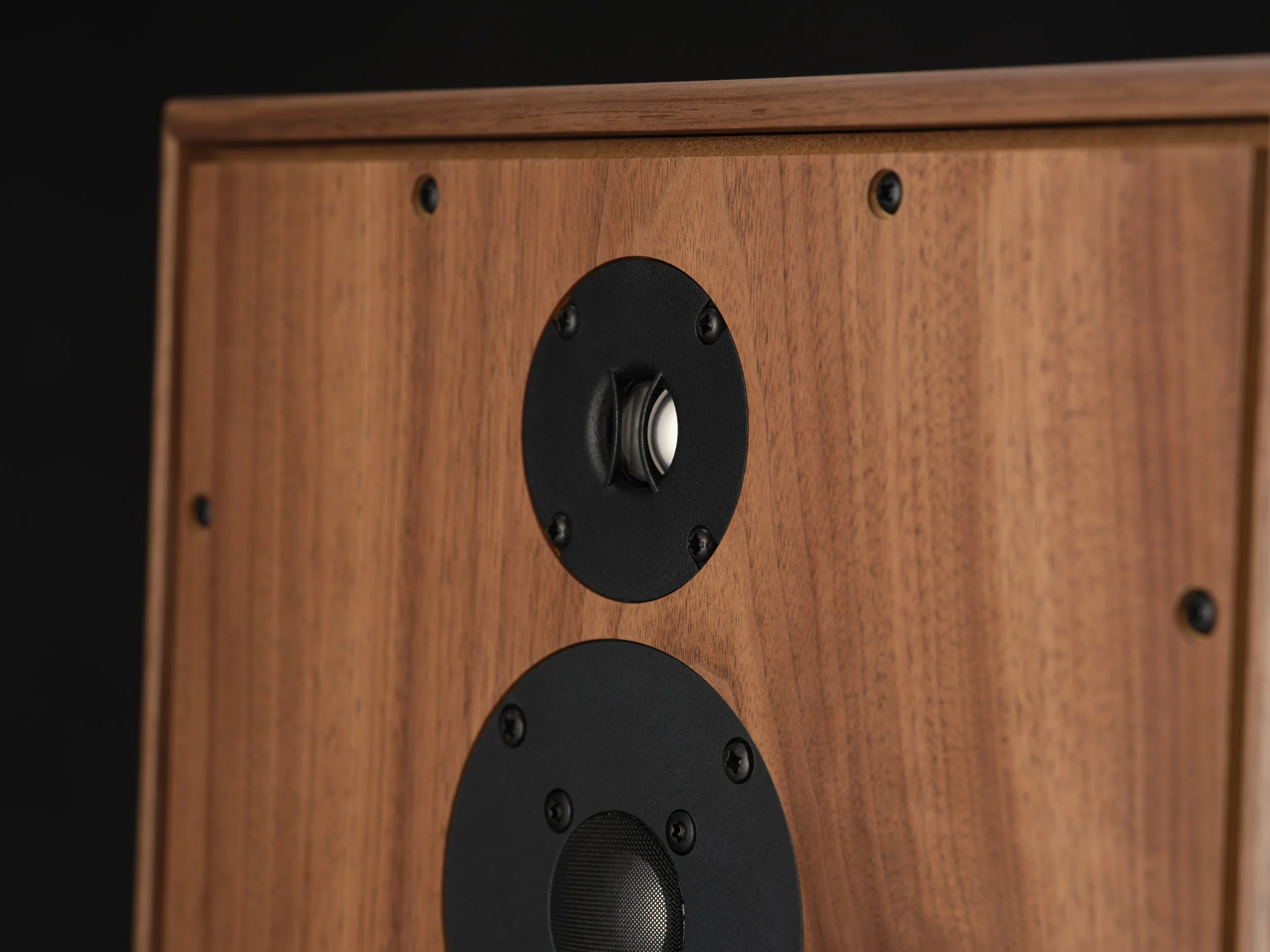 HL5plus_XD2_Walnut_Harbeth_47_JH.jpg