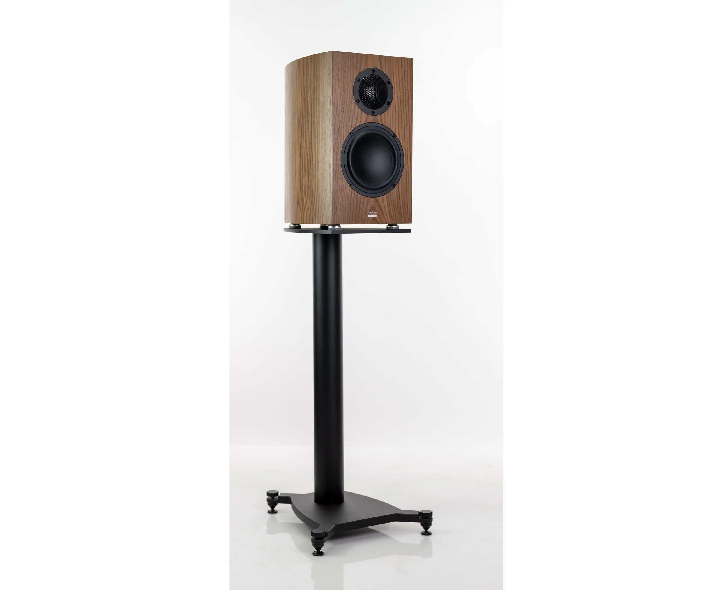 Capello 40 Walnuss+stands seitlich 1_1.jpg
