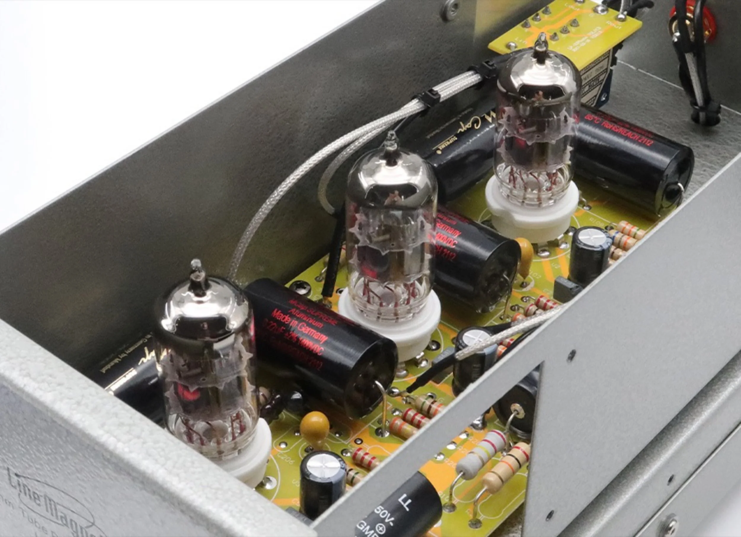 LP-33_interior.jpg