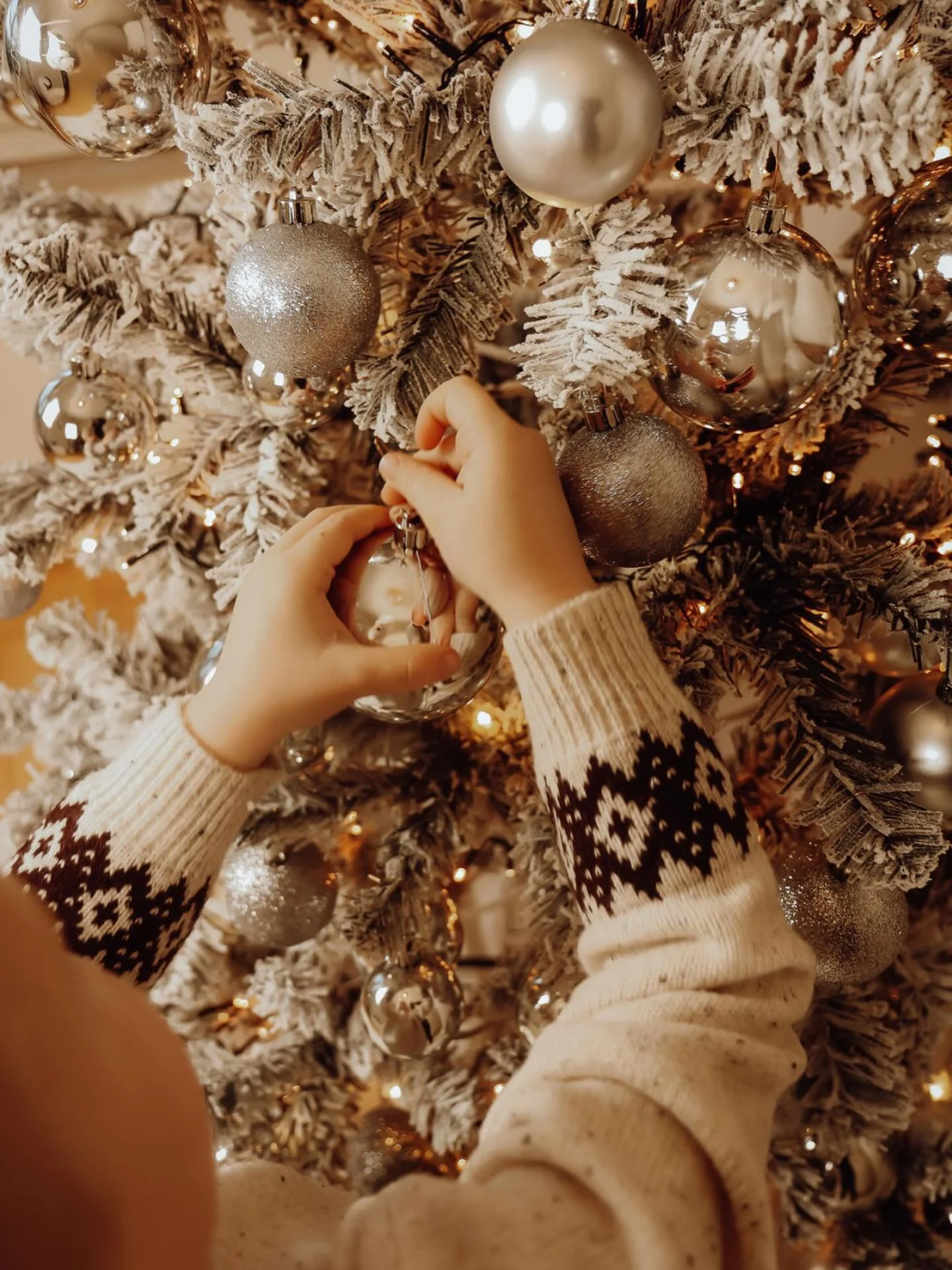 Wat een drukke maar heerlijke dag 🤍
Ik heb z&oacute; genoten van alle lieve gezinnen die langskwamen.
Dankjewel voor de gezellige shoots en het vertrouwen, elke keer weer 🤍
Hier alvast een kleine sneakpeek van &eacute;&eacute;n van de foto&rsquo;s 