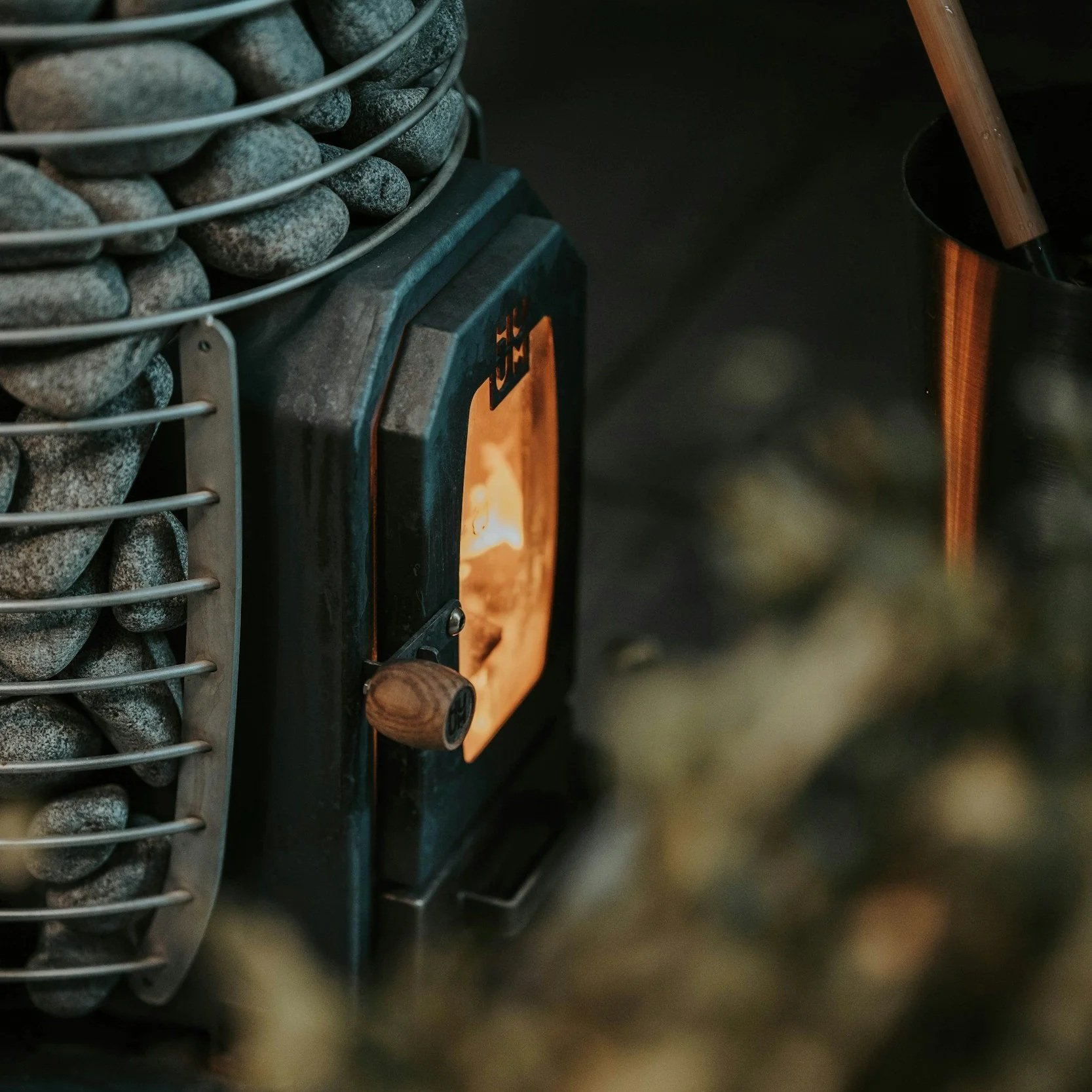 Sauna stove door