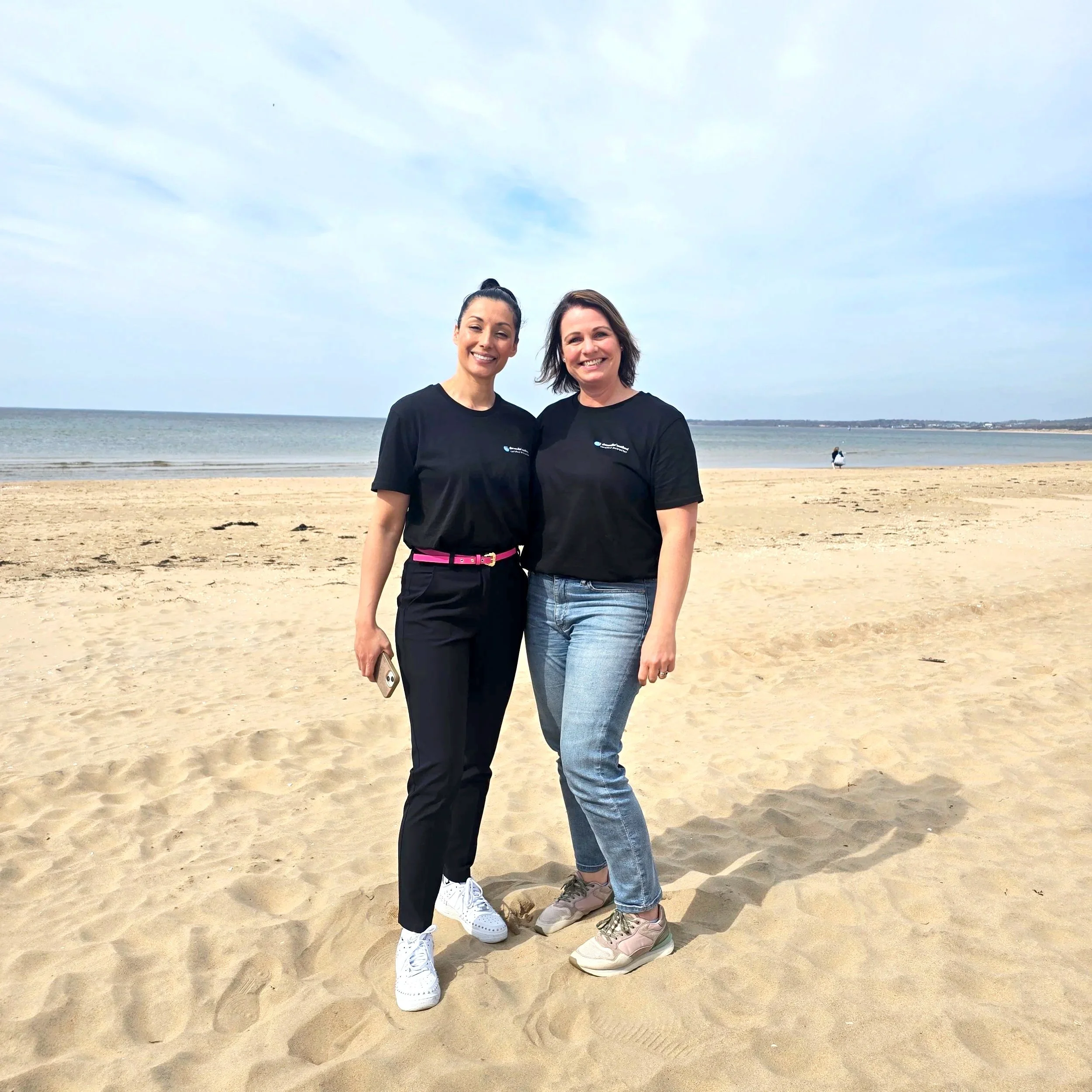 Certified Thermalist Method® Instructor Chantelle Manz with Dr. Susanna Søberg, founder of the method, on a beach in Sweden.