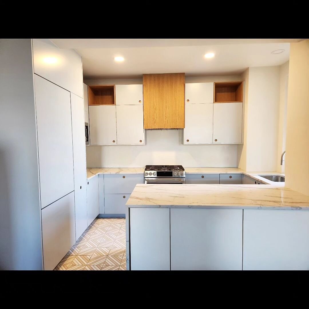Our kitchen renovation at Grand Army Plaza is almost done!
.
..
...
#homereno #interiordesign #apartmentdesign #kitchendesign #customkitchen #kitcheninspo #kitchencontractor #brooklyn #nyc #grandarmyplaza #prospectheights #brooklynlibrary #brooklynmu