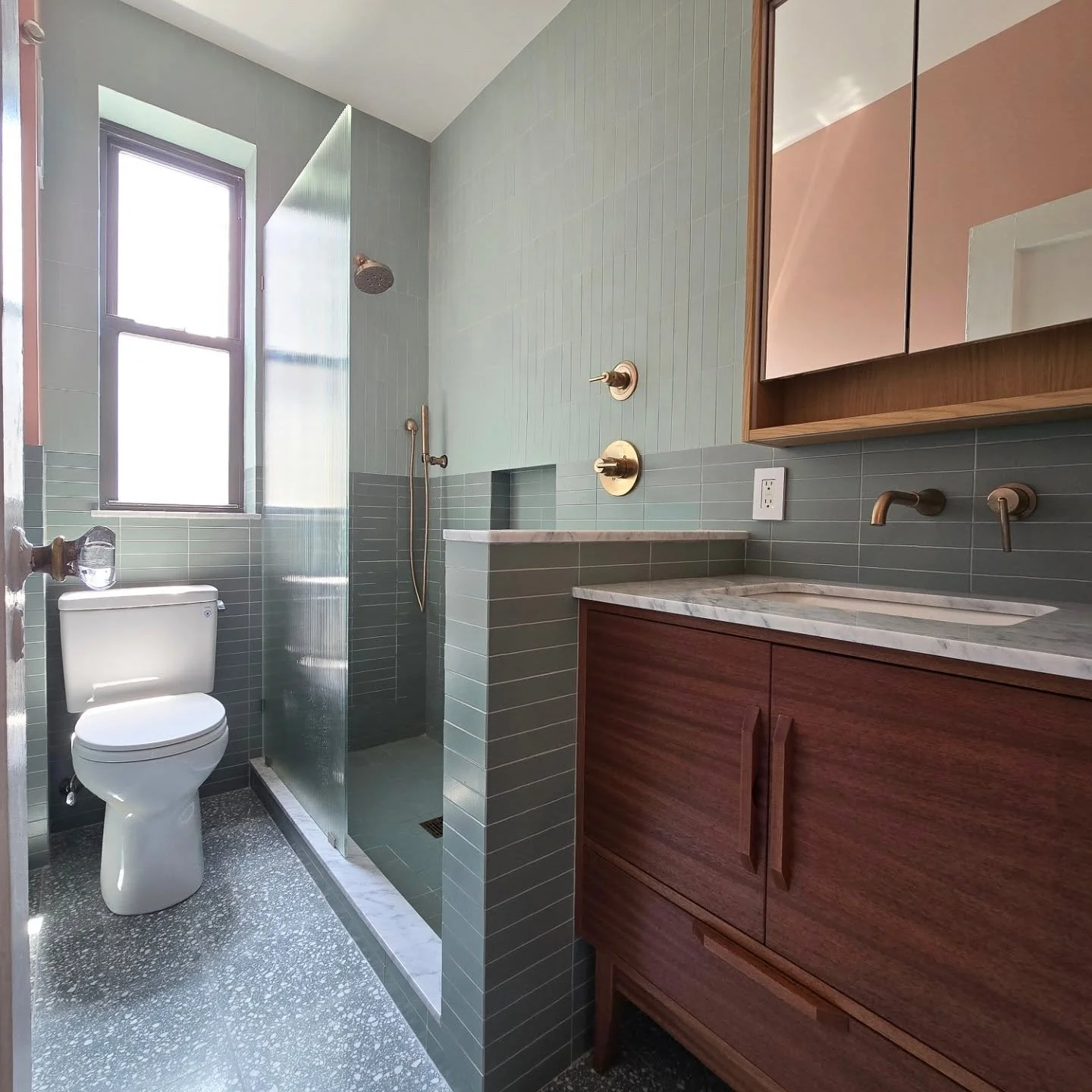 Relaxing new bathroom for our clients in #kensington 😌. Complete with custom stone and niches
.
..
...
....
#bathroomreno #bathroominspo #bathroomdesign #homereno #interiordesign #apartmentreno #apartmentdesign #mwbe #womeninconstruction #bathroomso