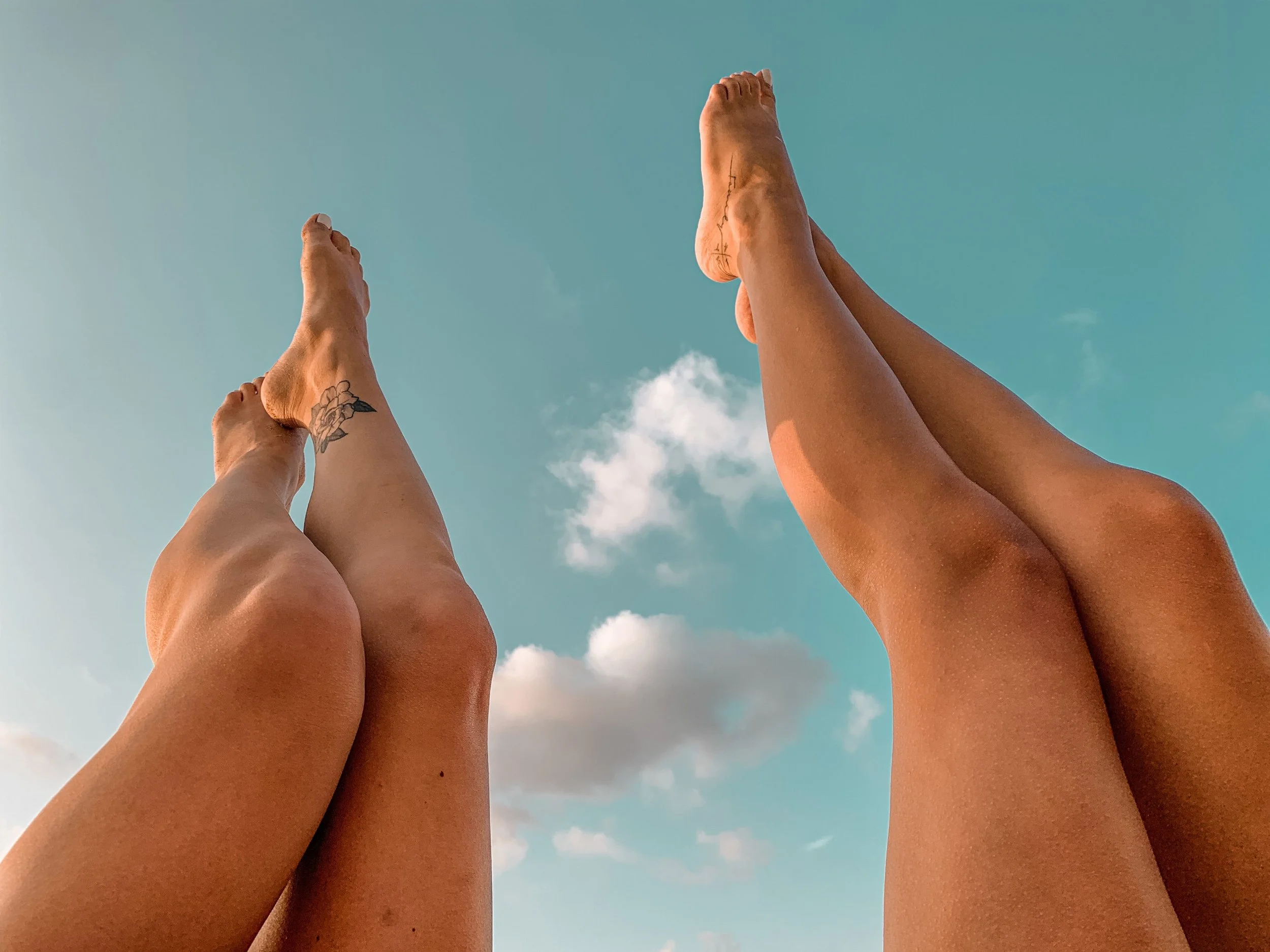 Why Fall Is a Great Time to Start Leg Sugaring