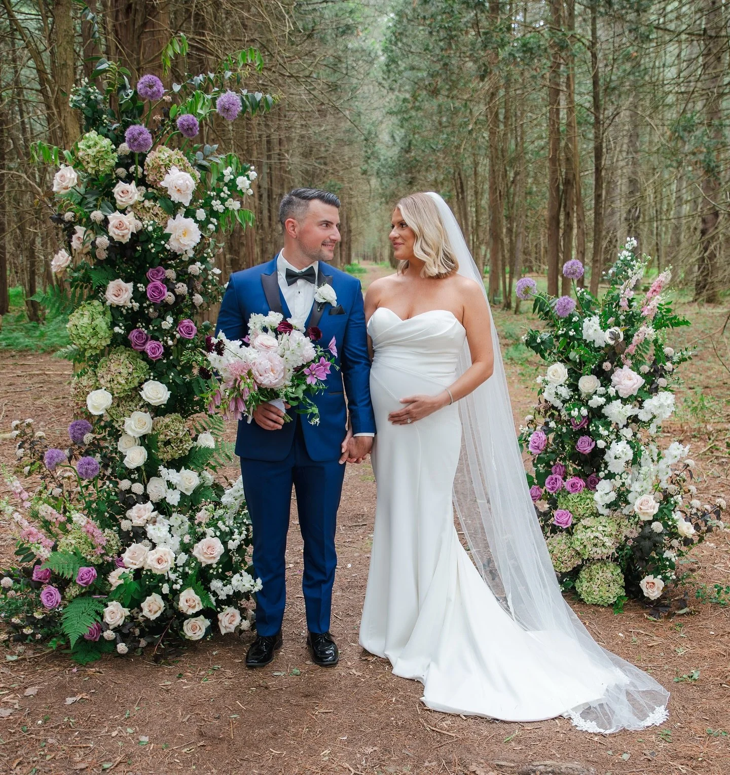 Still not over this dreamy ceremony setting for A & G 🤍
Photo: @stephsmithphoto @stephsmithweddings 
Venue: @lundyfarm 
Planner: @eventsbyjesse 
Beauty: @emilyellemakeup 
Dress: @adrianasbridal 
#weddingceremony #ceremonyinspo #capecodfloridt