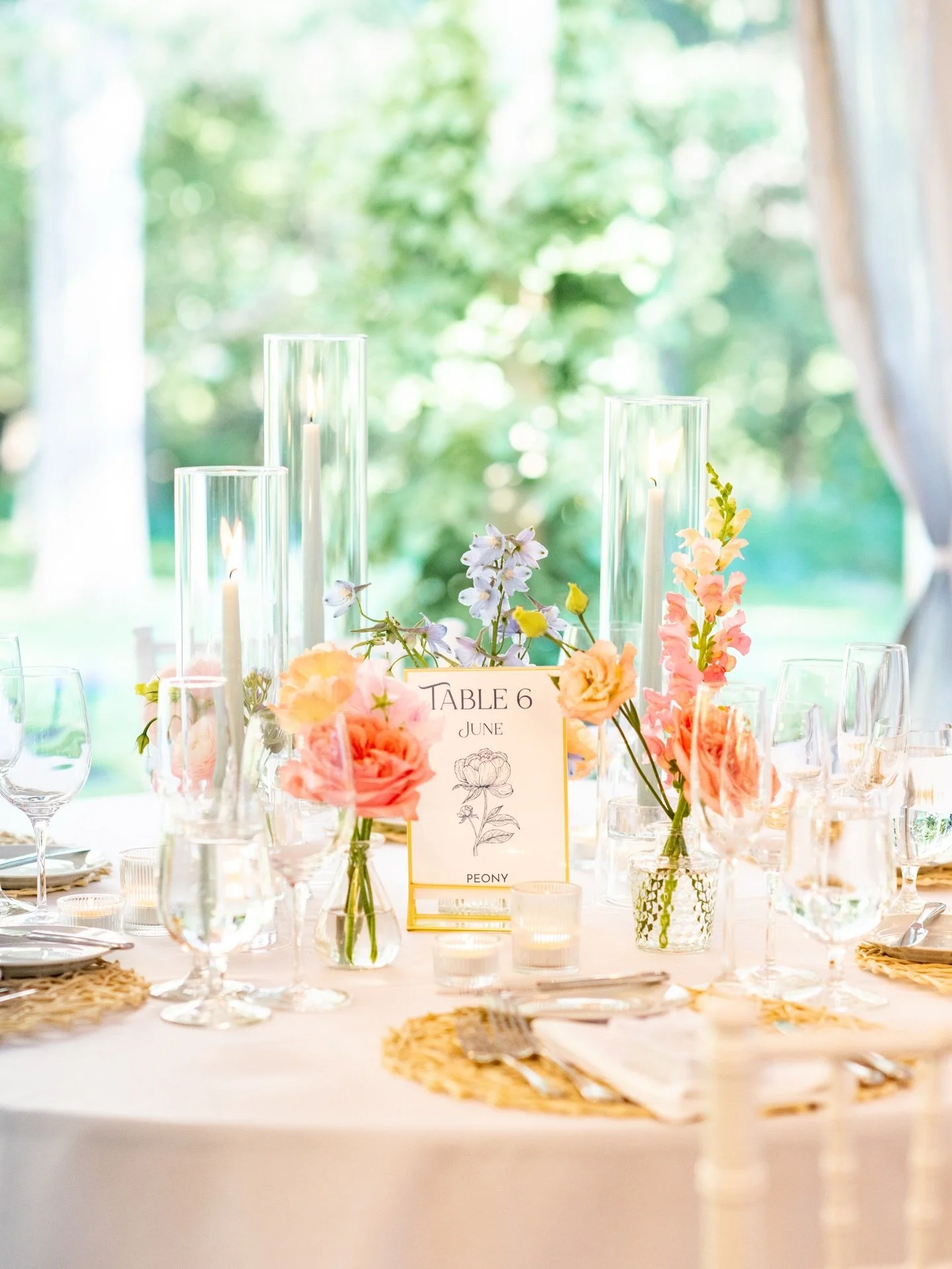 Candlelight &amp; bud vases, because sometimes simplicity is the statement. 

This photo is making its rounds on Pinterest so I figured it was time to bring it to the grid. A beautiful day in June &lsquo;24. 

Photo @jenoliverphoto 
Venue @thetrustee