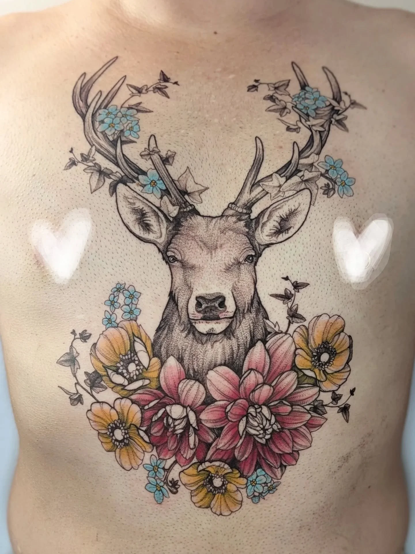 ​A huge thank you to Hugo for trusting me with this incredible project! We brought this piece to life over two consecutive days during my guest spot at @damesdepique.tattooparis ❤️

​This tattoo carries so much meaning. In Brazil, the deer is a power