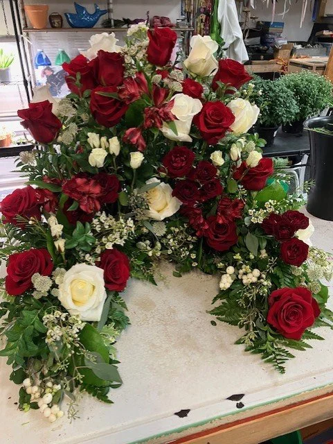 Urn cresent in Reds and White