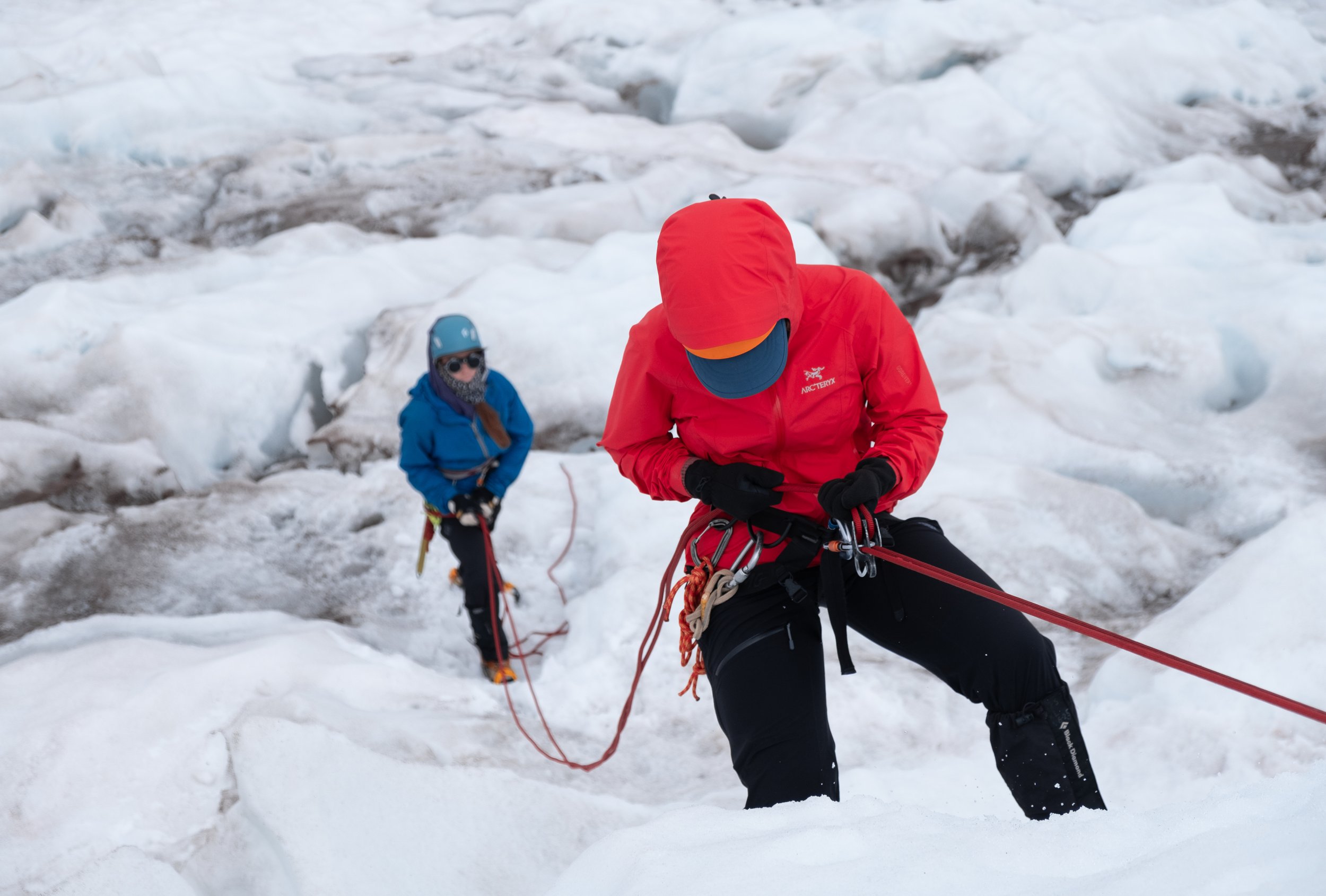 Climbers manage ropes while learning everything they need to climb denali
