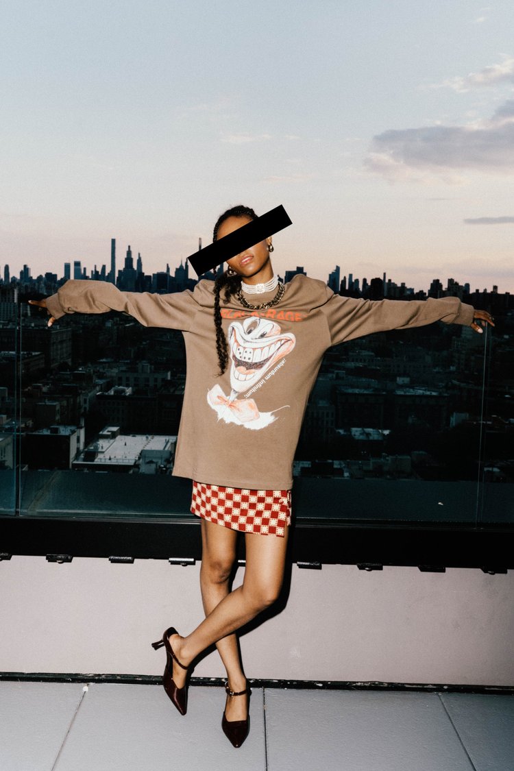 Sweatshirt