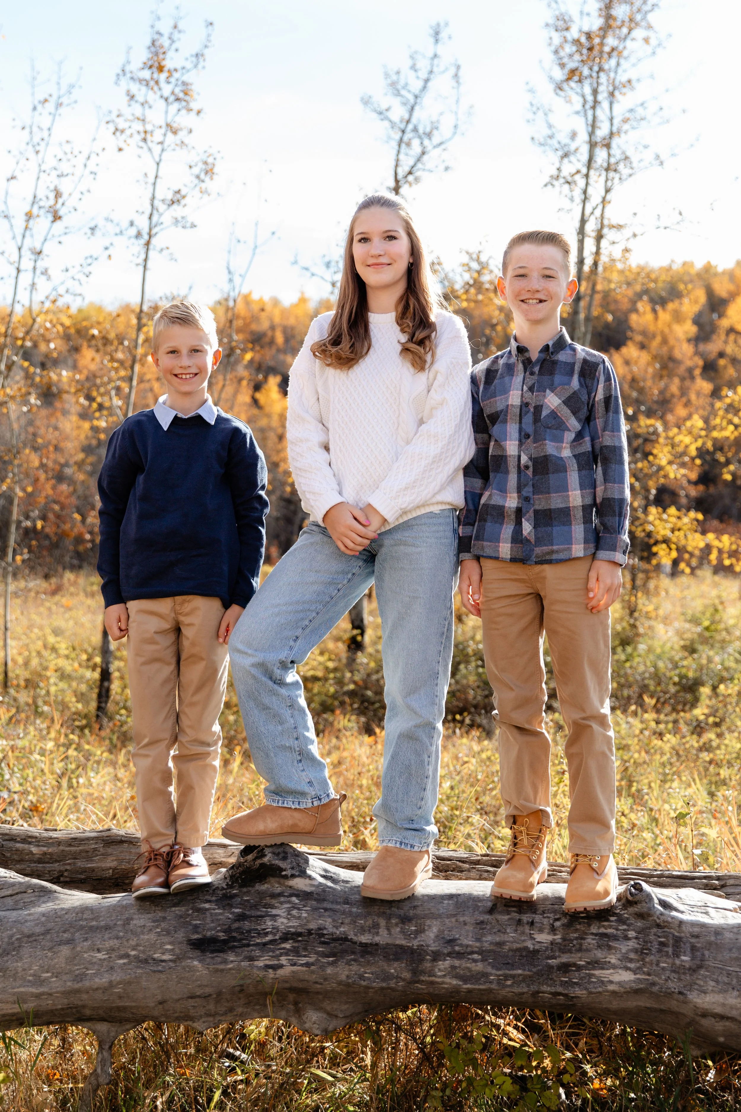 Family fall photography session at Fish Creek Provincial Park in Calgary