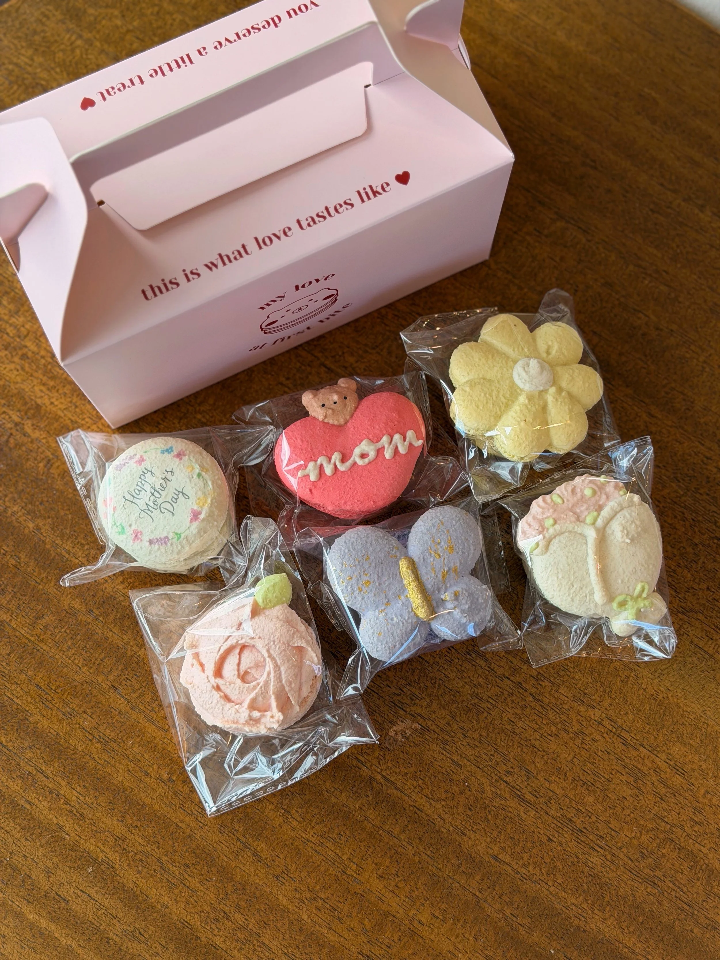 Mother's Day Macaron Set (6 pieces)