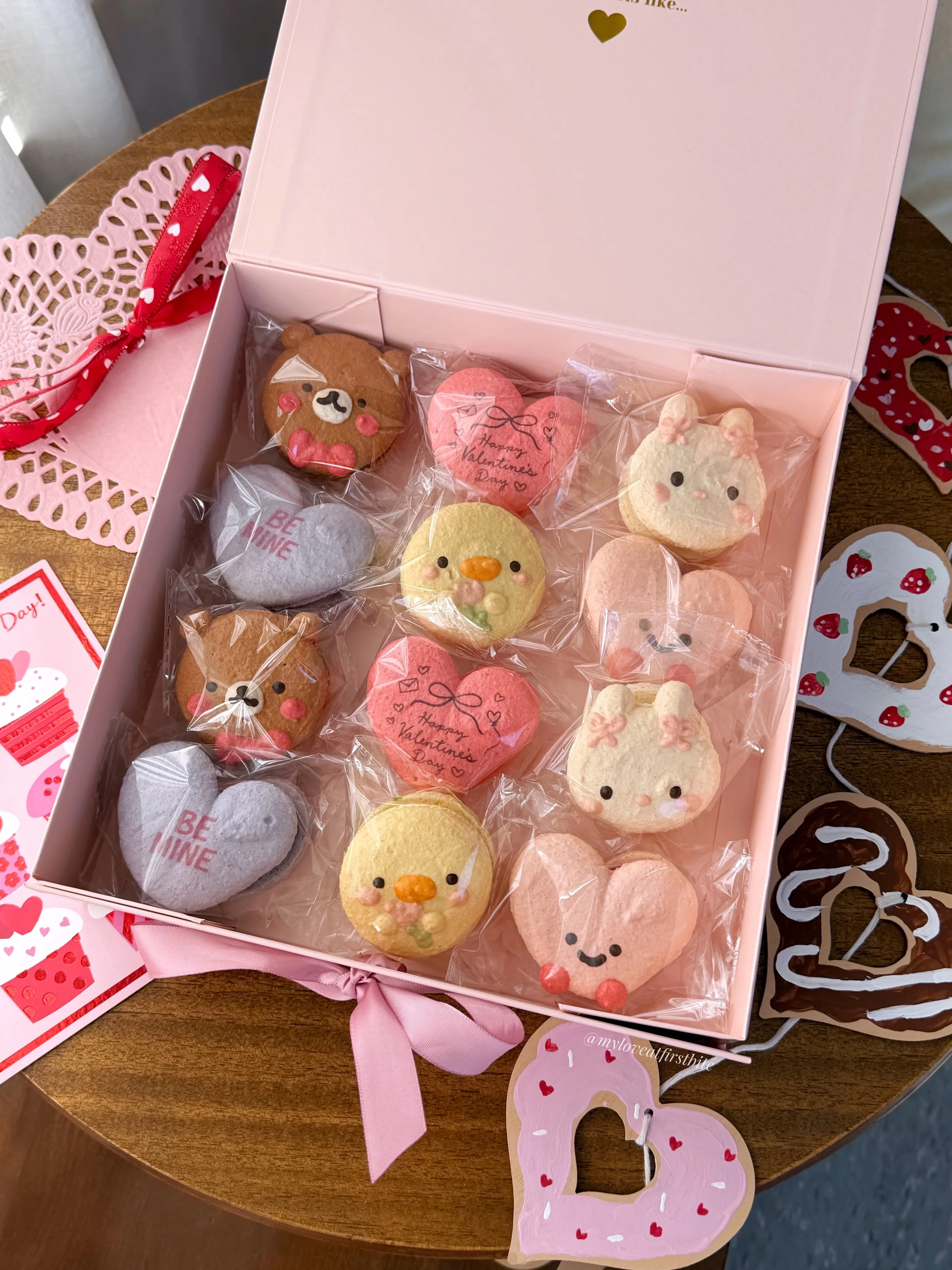 Valentine's Day Macaron Set (12 pieces)