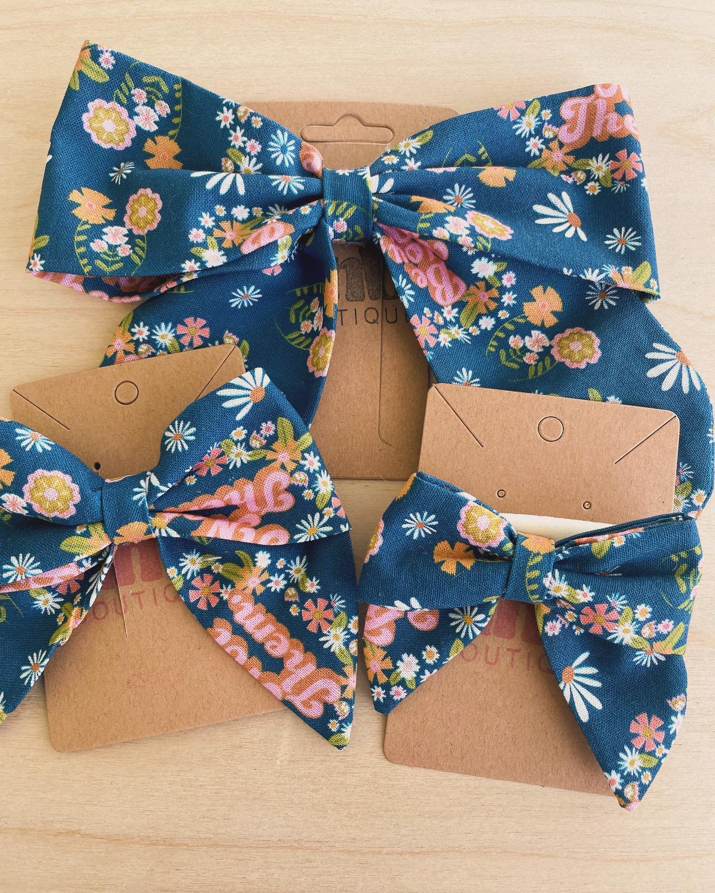 New bows are now LIVE! Visit link in bio to shop now. 😊🎀

#girlmama #babybows #babyheadband #hairbowsforsale #hairbowshop #homesteadmama