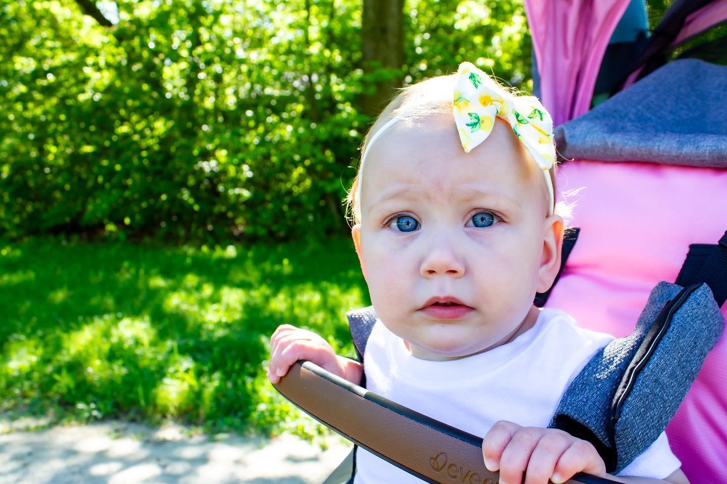 Doesn&rsquo;t this little cutie look adorable in these baby bow headbands?? 🥲🥳 Find the perfect summery patterns now on my website! ☺️

Photo cred: @foofysphotography 

#babybow #girlmama #babymodel #babyheadband #babygirlstyle #babygirlfashion