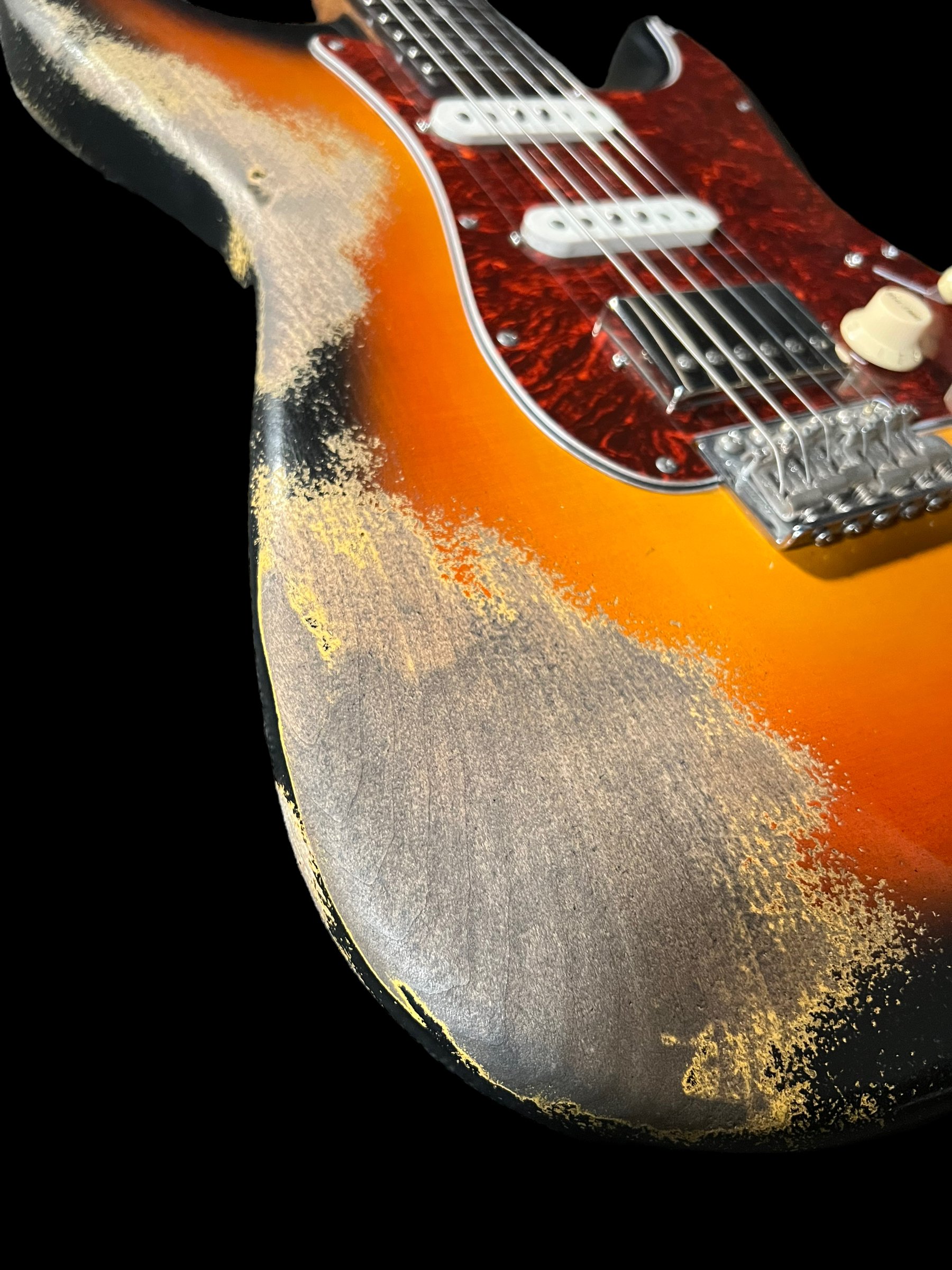 10S Guitars - HSS Strat Sunburst Heavy Relic 2.jpg