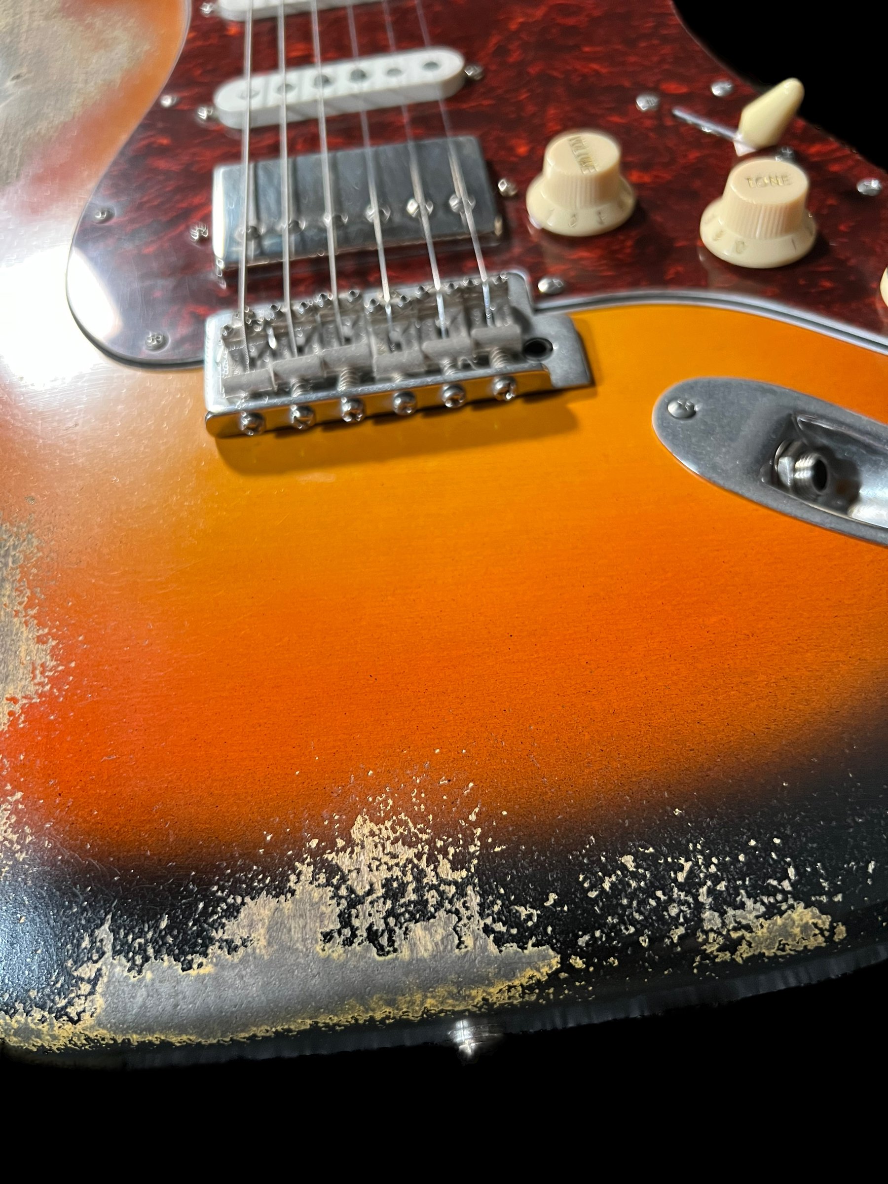 10S Guitars - HSS Strat Sunburst Heavy Relic 3.jpg