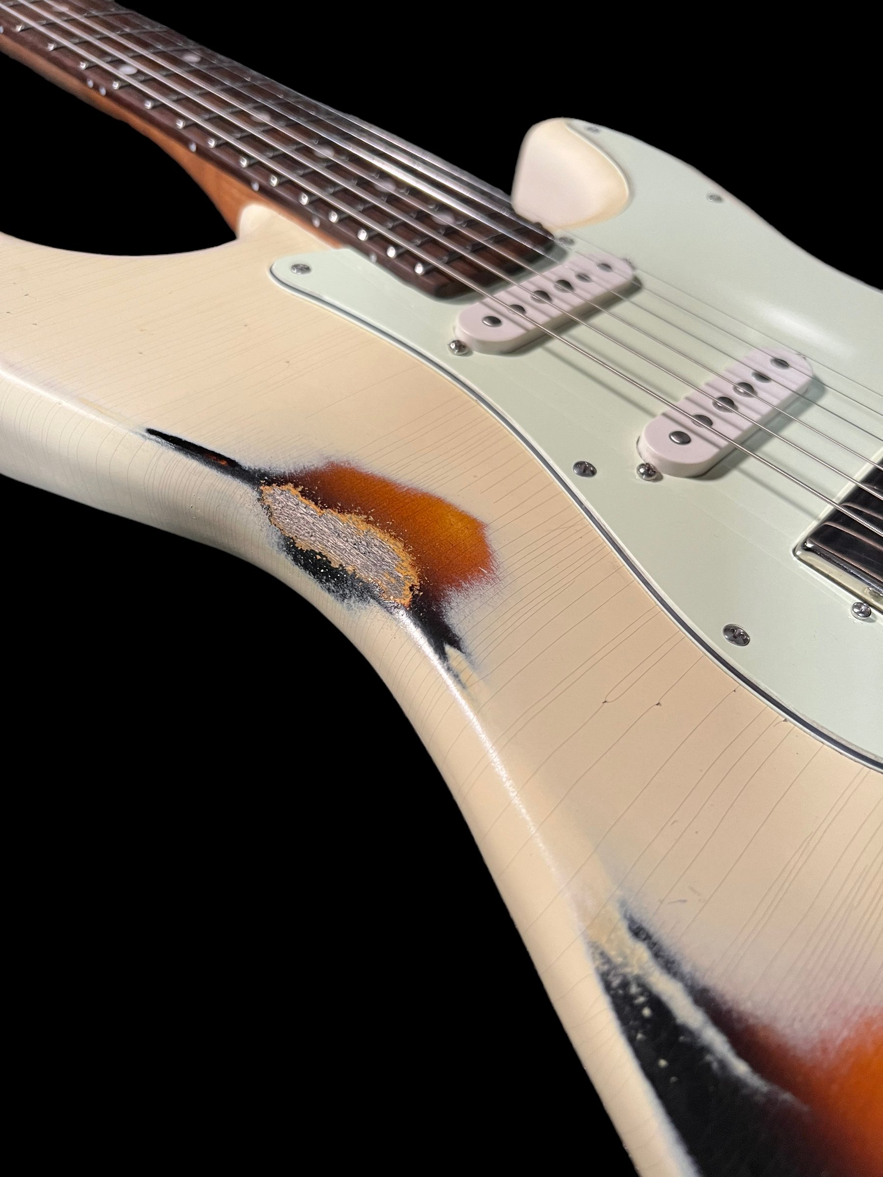 10S Guitars - HSS Strat White Over Sunburst Relic 5.jpg