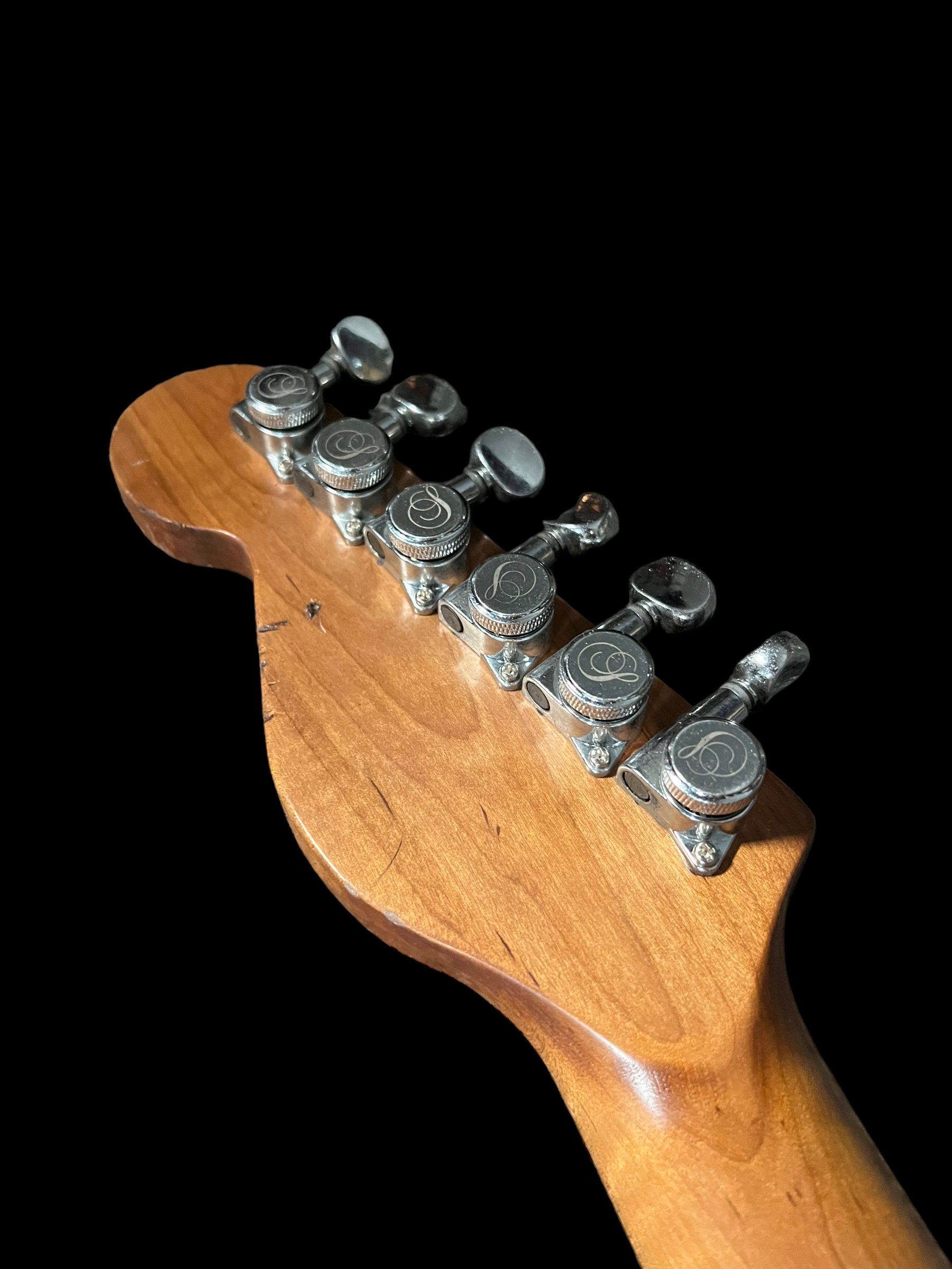 10S Guitars - HSS Strat Purple Over Sunburst Relic 8.JPG