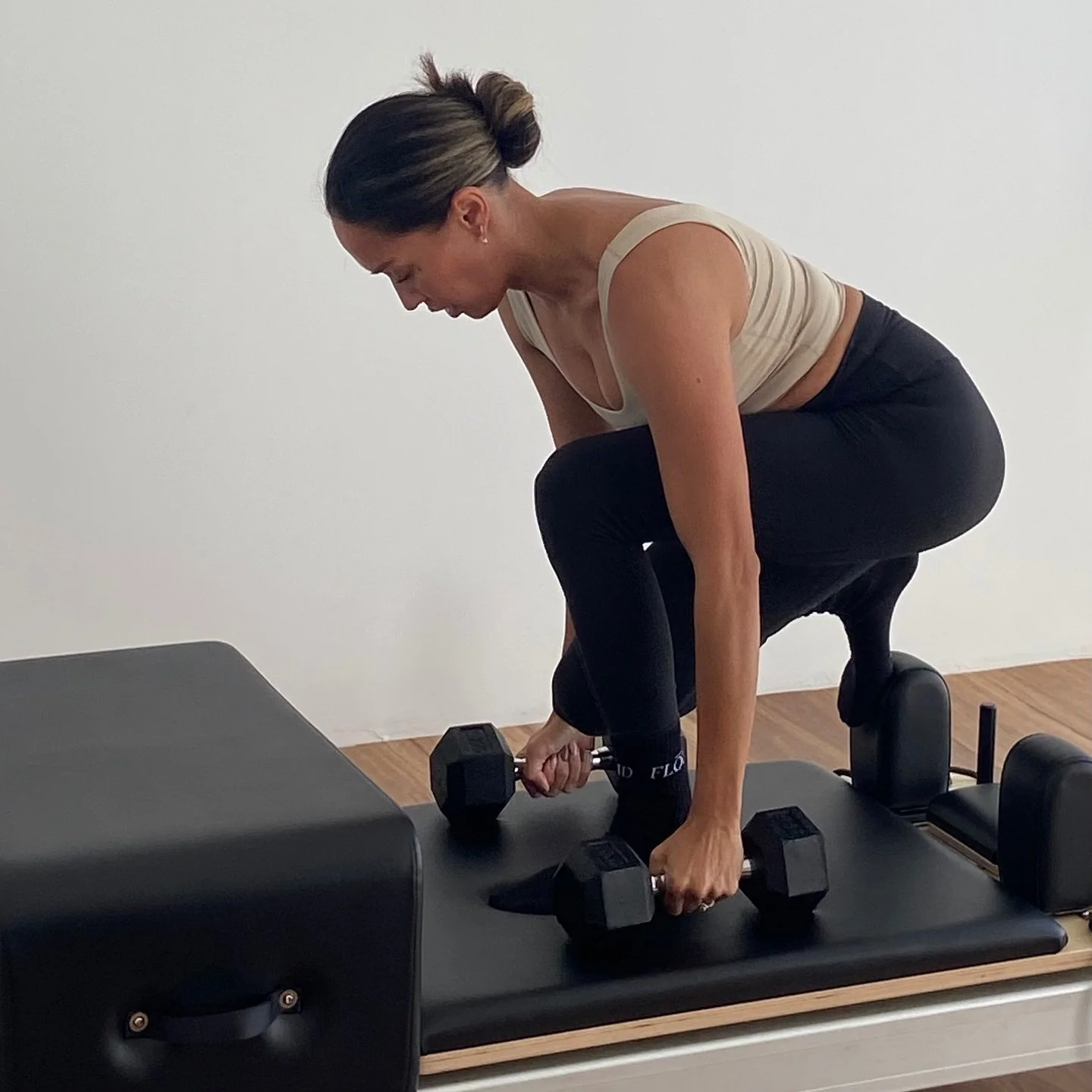 Are you ready for a challenge in your sessions this week? Consider starting with heavier dumbbells! We have some classes programmed that call for heavier dumbbells 💪
#flooidpilates #strength #pilates #reformer #geelongsmallbusiness #pilatesgeelong