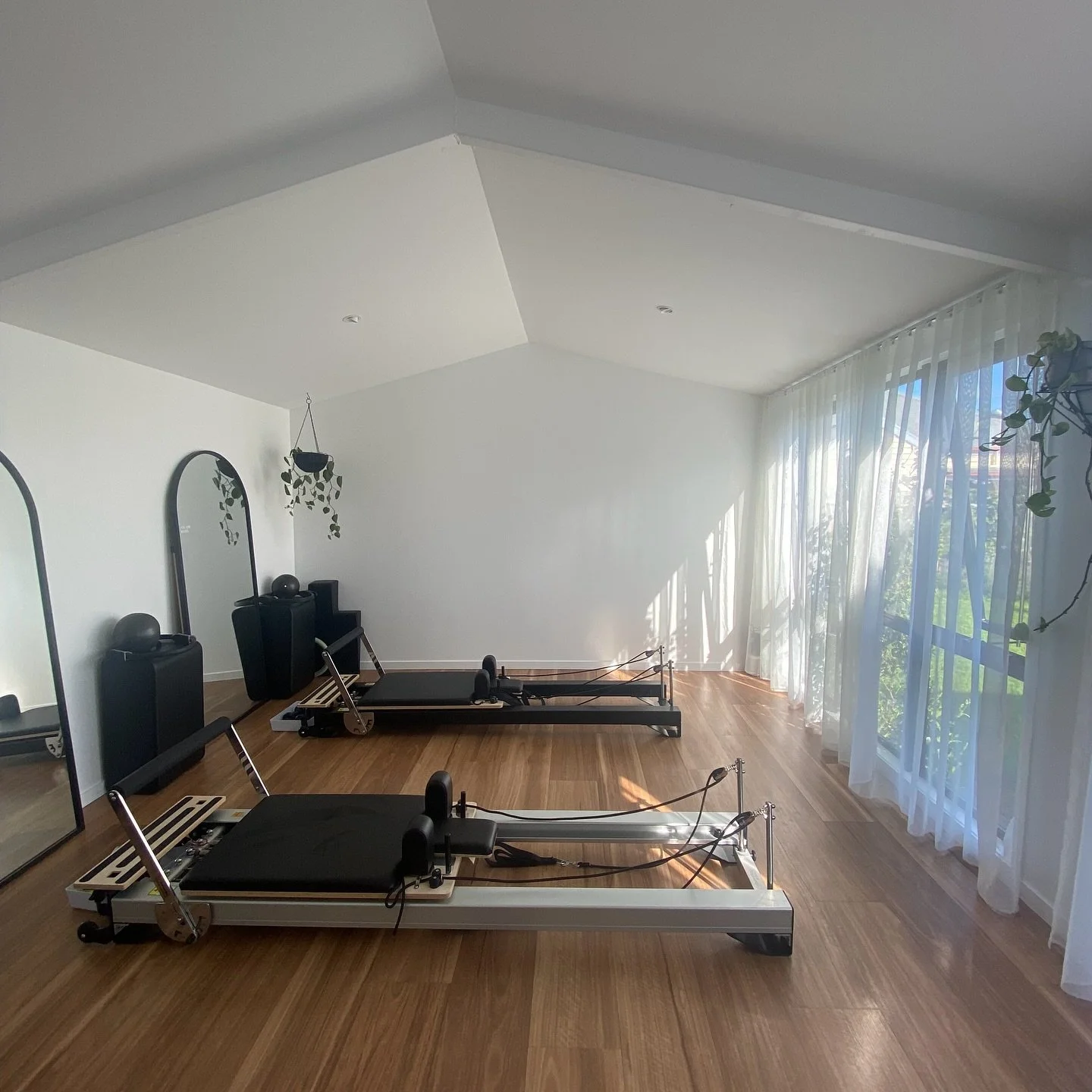 🌸 Spring has sprung in the studio! We had our reformers professionally cleaned, serviced and fitted with new springs today. Only the best for our wonderful clients! 

#flooidpilates #pilates #geelongpilates #geelongsmallbusiness