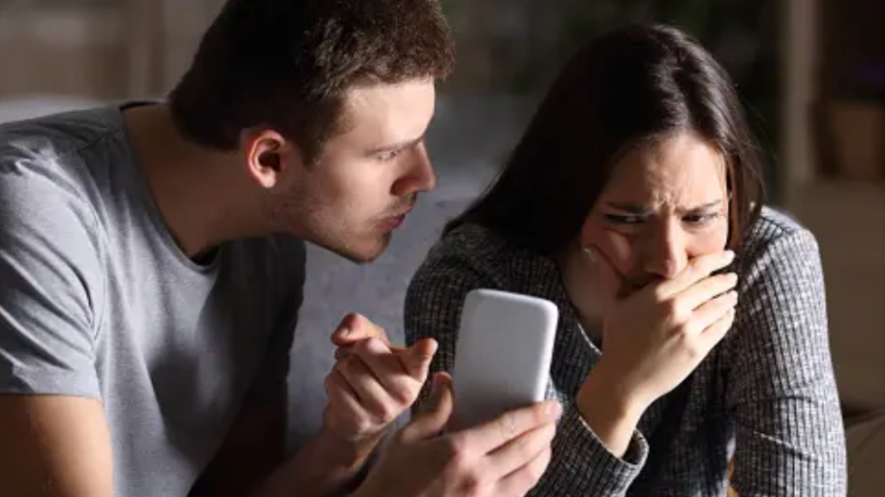 Top 5 Signs Your Partner Cheating