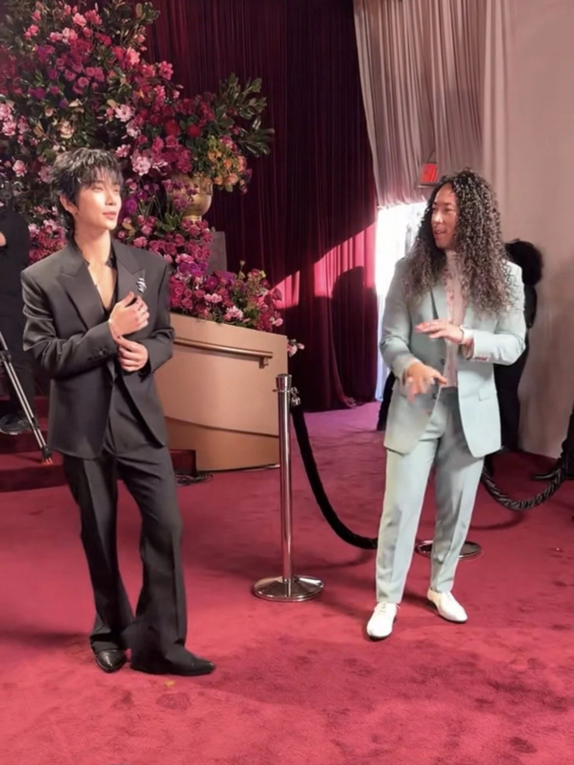 Produced Joshua of SEVENTEEN's debut Golden Globes GlamBOT, coordinating talent and live red carpet execution from arrival through capture. Anticipating strong fan engagement, I simultaneously created behind-the-scenes social content that generated m