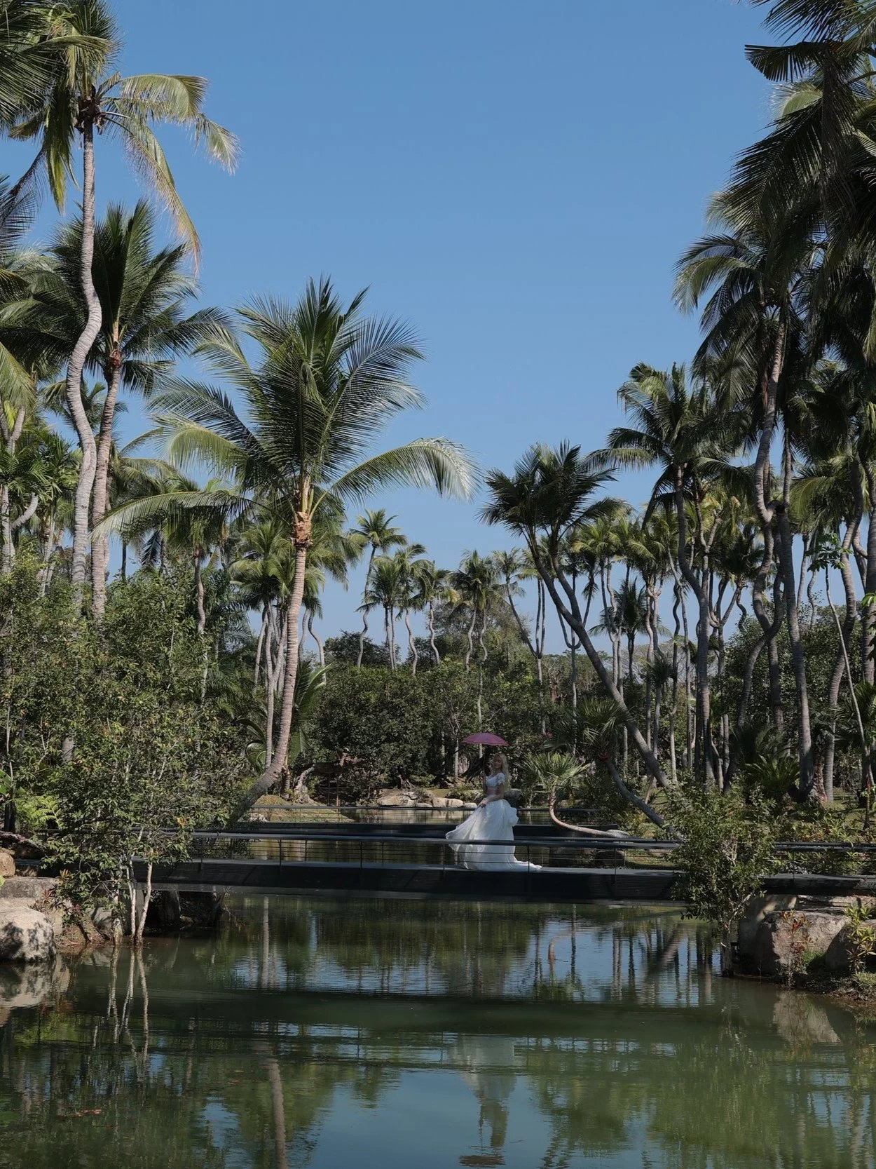 wedding dress, Chiang Mai, Thailand, behind the scenes, vintage wedding, elopement