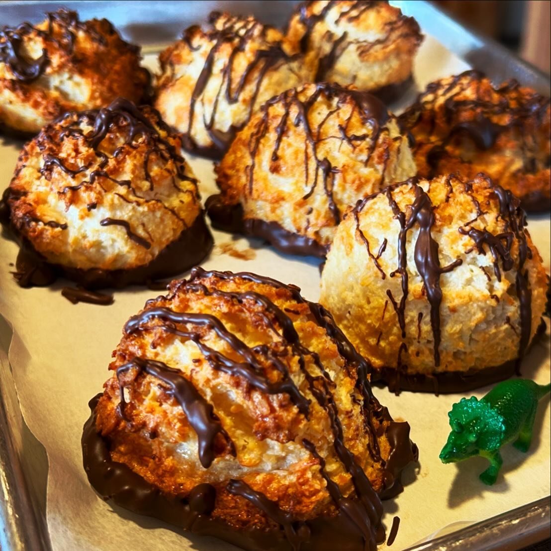 SUNDAY! Chocolate Coconut Macaroons! Gluten Free!
***
Lunch Specials:☀️Poutine ☀️ Chile Garlic Delicata Spring Wrap &amp; Fries ☀️ grilled Chicken Bacon Ranch Sammie &amp; Fries ☀️ Chicken Salad Croissant Sammie &amp; Chips
