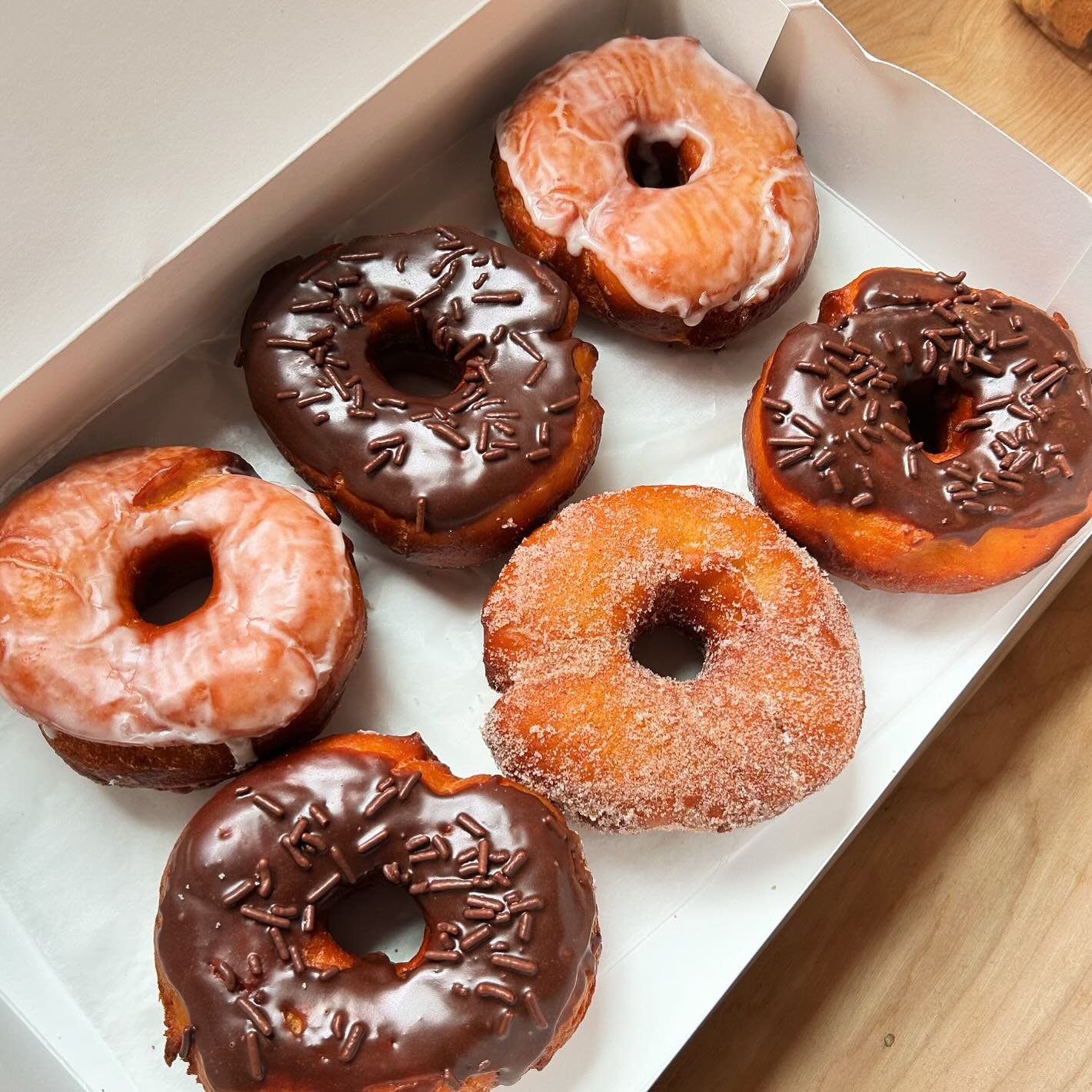 THURSDAY! The @donuts_farm donut drop came a day early! Grab &lsquo;em while you can 🍩🍩🍩