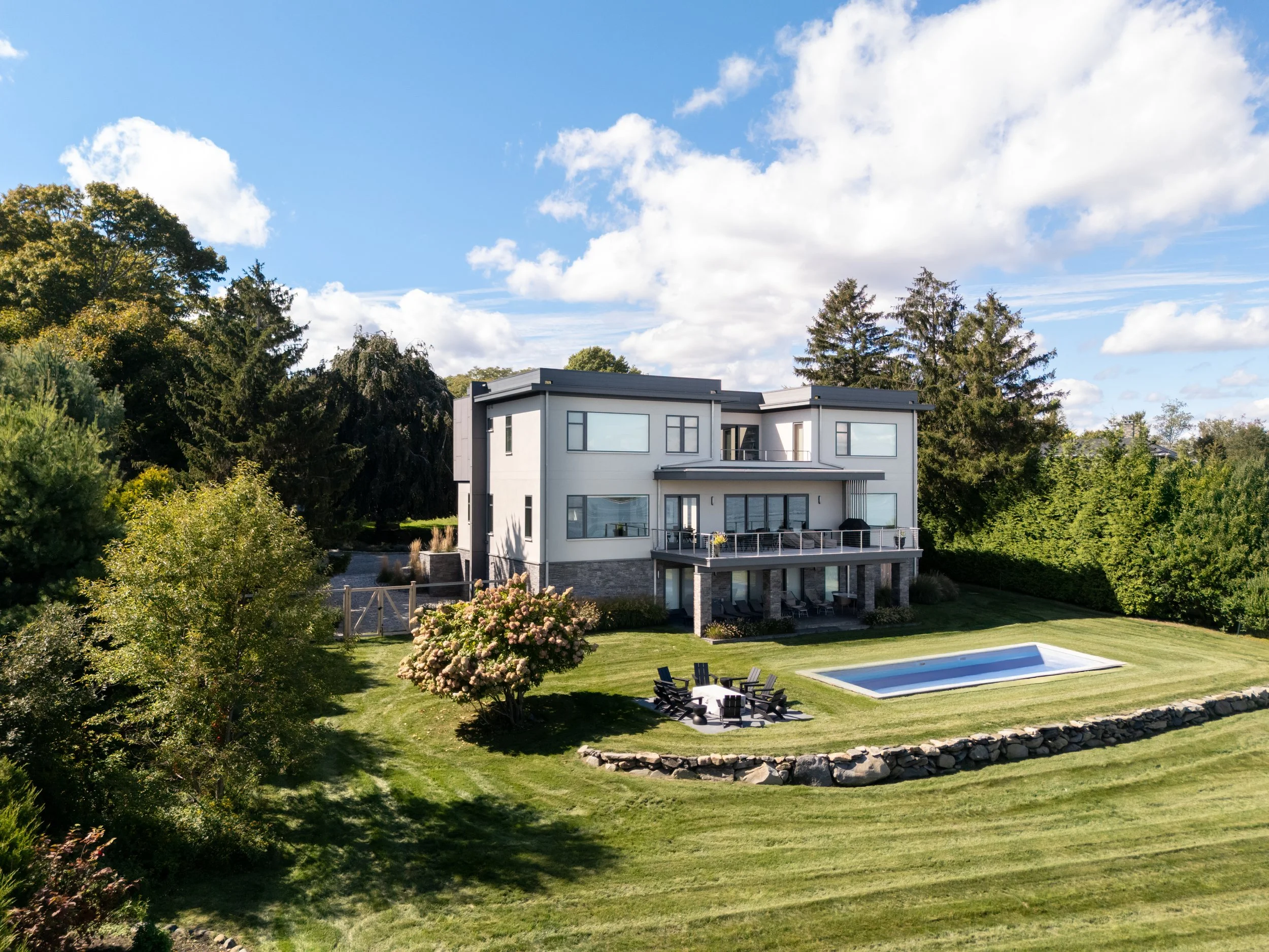 SullivanCustomHomes_1046EShore-4.jpg