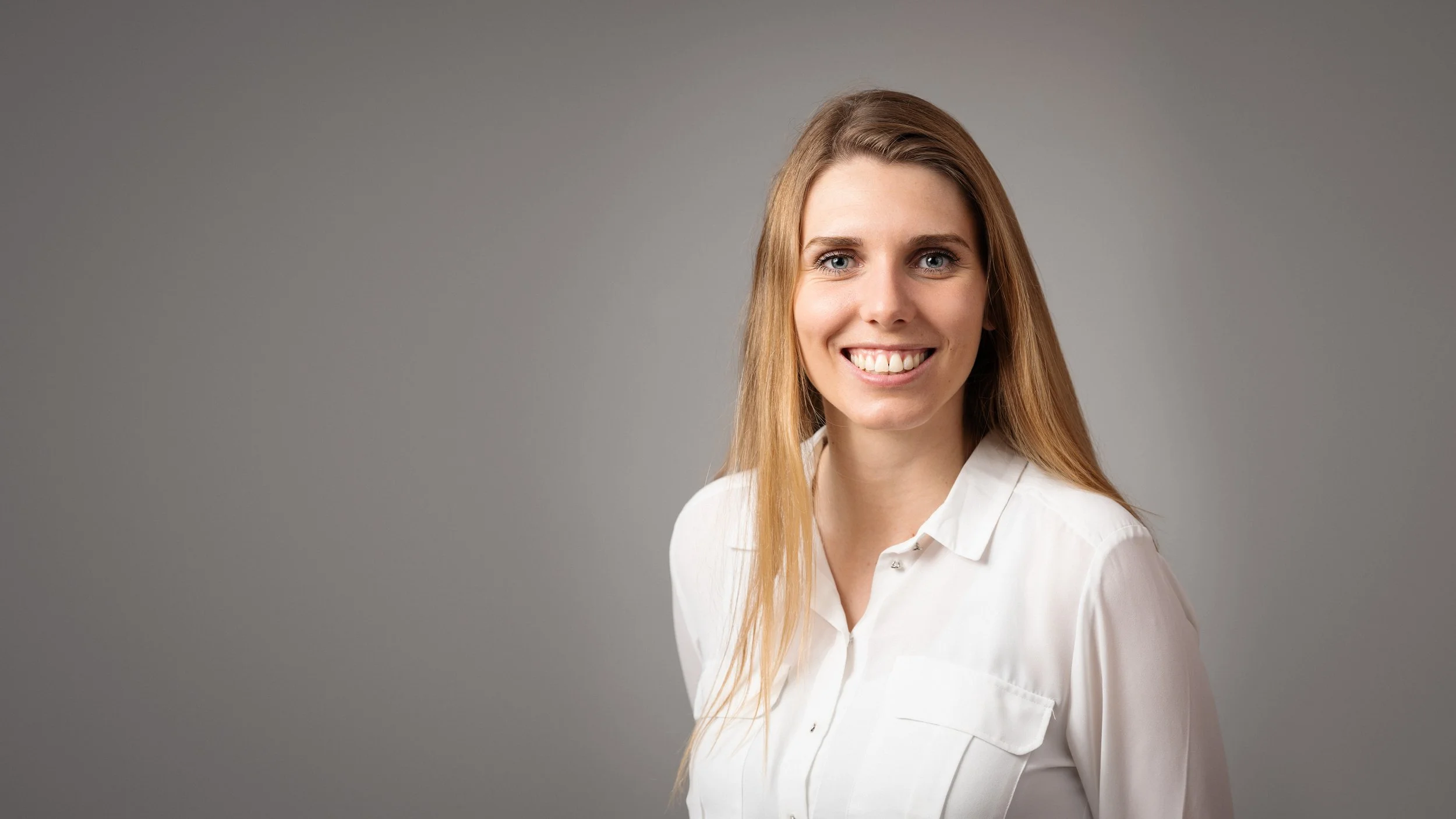 Nadia Linkedin-044-Bearbeitet.jpg