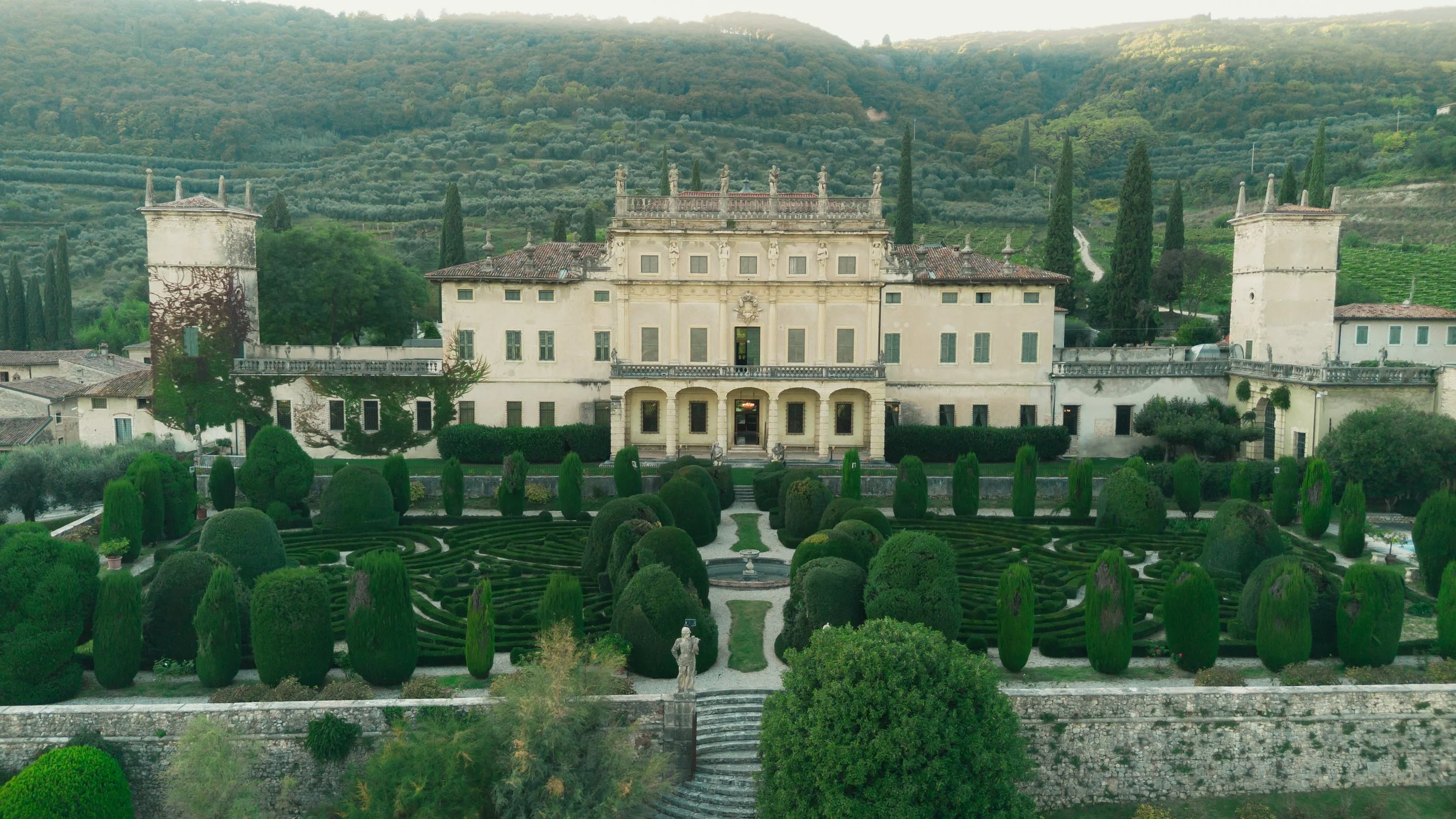 KORTNEY J PHOTO VILLA ARVEDI VERONA-368.jpg