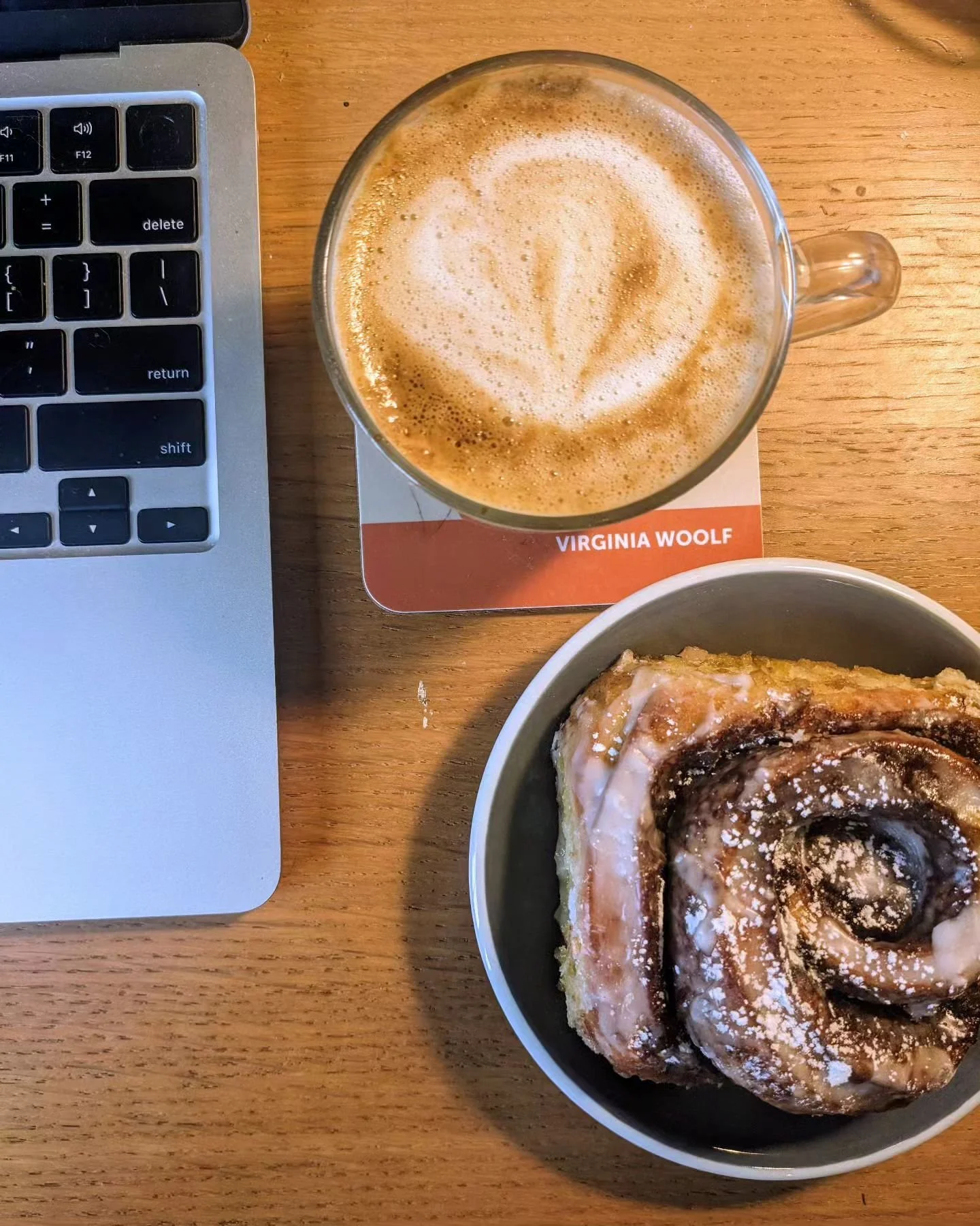 Got my cinnamon roll from @vutiebeets and coffee to counterbalance the lack of sleep - ready to write this afternoon 💪
