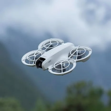 DJI Neo, Mini Drone with 4K UHD Camera for Adults, 135g Self Flying Drone that Follows You, Palm Takeoff, Subject Tracking, QuickShots, Stabilized Video, Built-In Propeller Guard (Controller-Free)