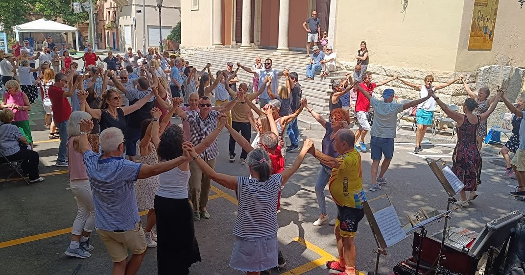 📸Imatges del 25&egrave; Aplec de Vilassar de Dalt amb els companys/es de la @lallobregat 

👏🏻💪Volem agrair a @vilassardedalt a @grupsardanistavdd , a tot el personal que ha fet possible dita actuaci&oacute; i, evidentment, a tot el públic que ha