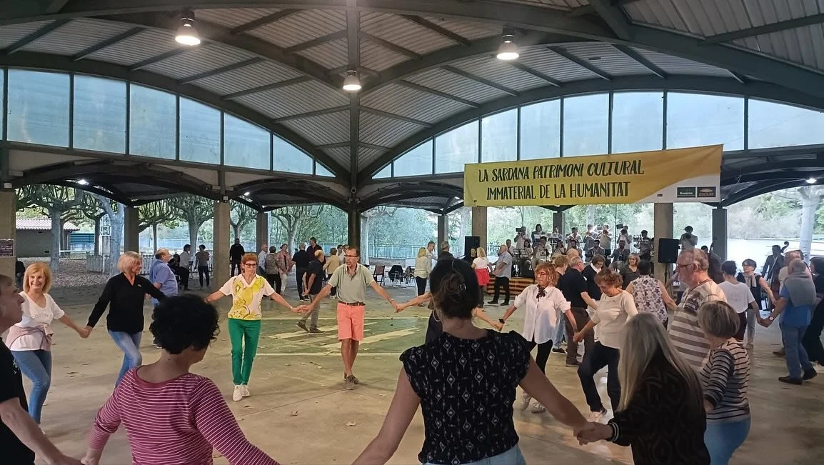 📸Imatges de la nostra actuaci&oacute; a Montesquiu, en el 6&egrave; Aplec de la Sardana, juntament amb la @coblabisbaljove 

👏🏻💪Volem agrair a @ajmontesquiu , a tot el personal que ha fet possible dita actuaci&oacute; i, evidentment, a tot el pú