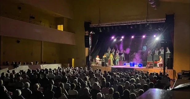 📸Imatges de la nostra actuaci&oacute; a Albat&agrave;rrec, dintre els actes de la Festa Major.

👏🏻💪Volem agrair a @ajuntament_albatarrec @oa2produccions , a tot el personal que ha fet possible dita actuaci&oacute; i, evidentment, a tot el públic