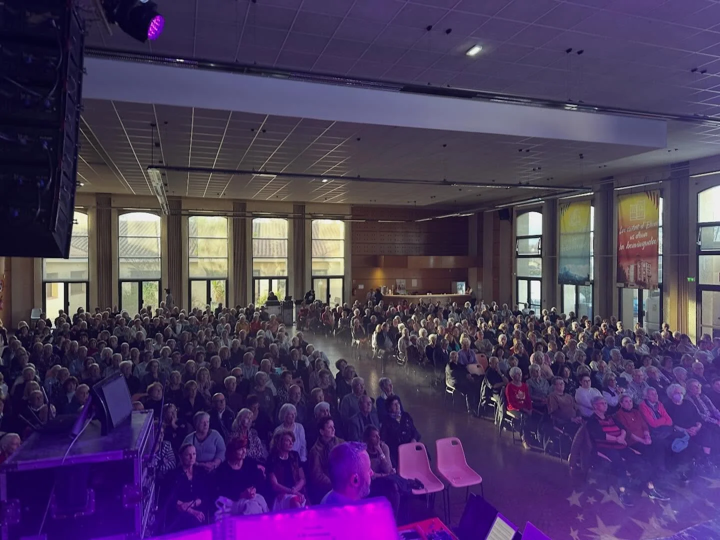 📸 Imatges de la nostra actuaci&oacute; a la Catalunya Nord, concretament a la localitat d&rsquo;Elna, amb un gran i magn&iacute;fic ambient! Gr&agrave;cies a tots els que ens hi heu acompanyat!! Fins aviat, amics! @villeelne
