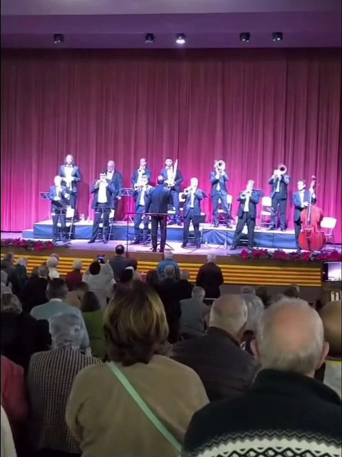 📸Imatges de la 26a edici&oacute; del Concert de Cap d&rsquo;Any a Tossa de Mar, organitzat per l&rsquo;Agrupaci&oacute; Sardanista Tossenca. 

👏🏻💪Volem agrair a @ajtossademar , a @tossaturisme a tot el personal que ha fet possible dita actuaci&oa