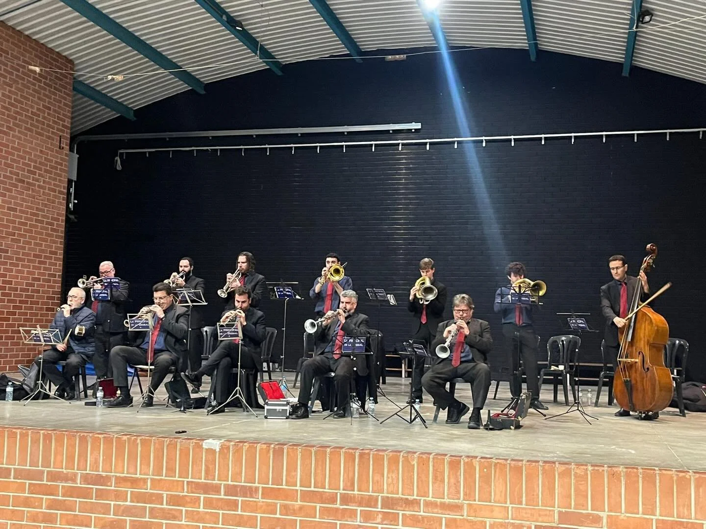 📸 Imatges de la IV Ballada de Sardanes en la Diada de Santa &Agrave;gata, amb els companys de @lallobregat 

👏🏻💪Volem agrair a @pratsdellucanes @cultura_pratsdellucanes , a tot el personal que ha fet possible dita actuaci&oacute; i, evidentment, 