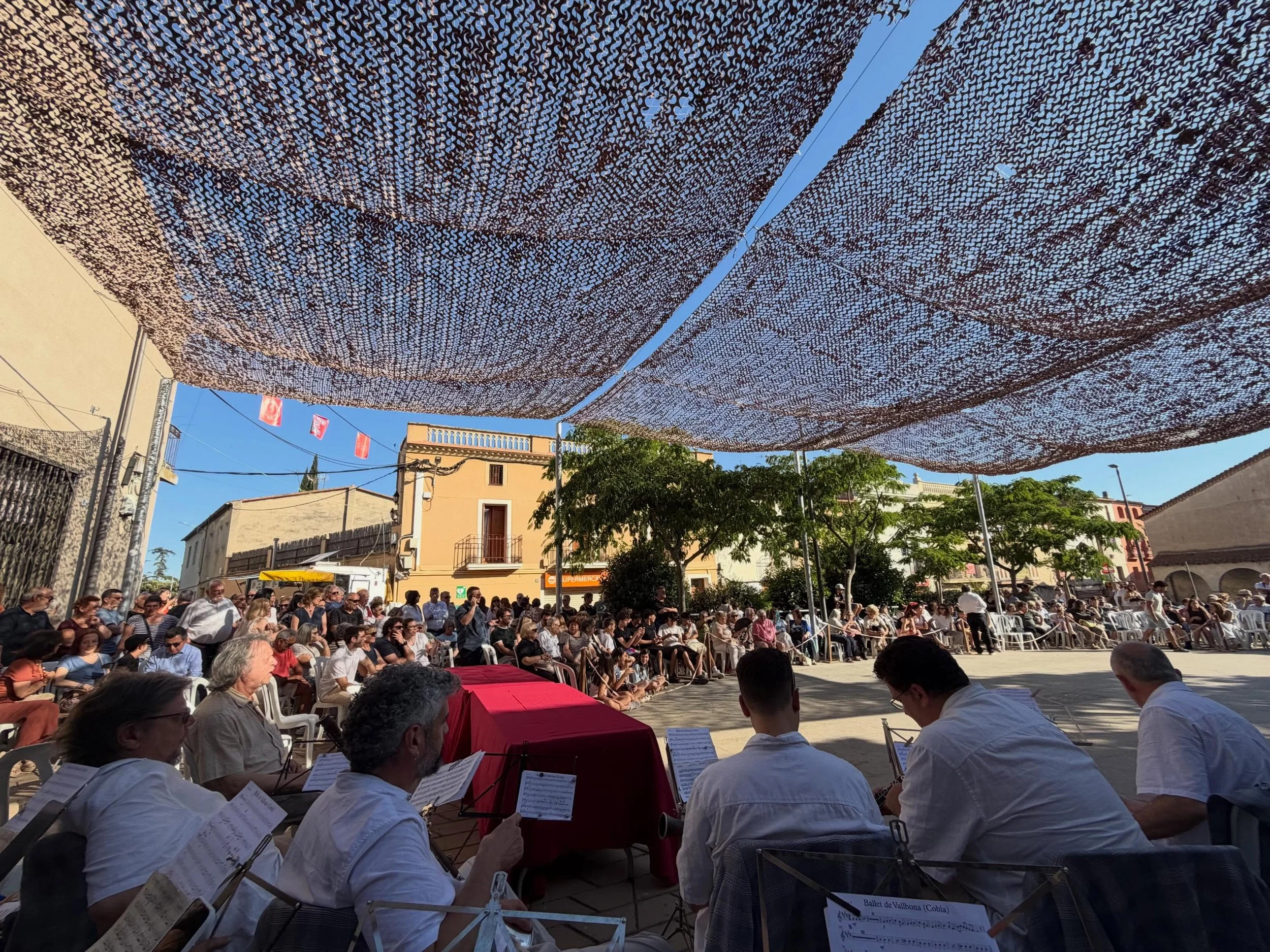 📸Imatges de la nostra actuaci&oacute; a Vallbona d&rsquo;Anoia en la Festa del Roser. 

👏🏻💪Volem agrair @ajvallbonadanoia @meritxellbaque a tot el personal que ha fet possible dita actuaci&oacute; i, evidentment, a tot el públic que ha assistit 