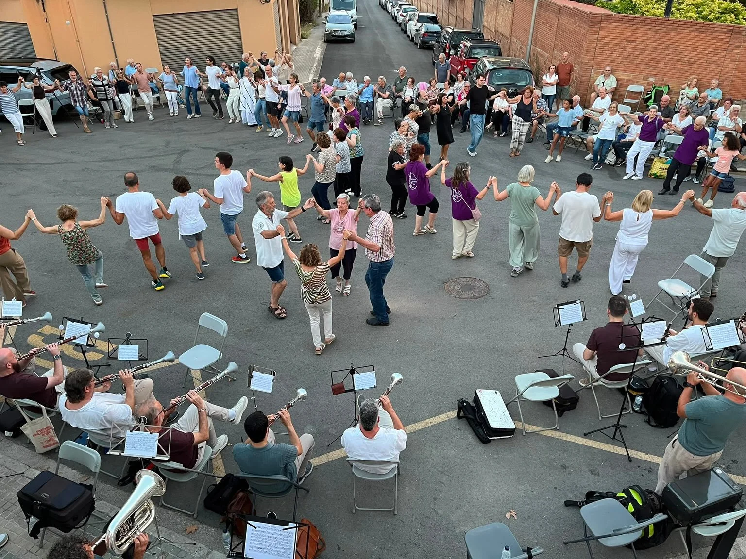 📸Imatges de l&rsquo;actuaci&oacute; a Nav&agrave;s, dintre els actes de la Festa Major.

👏🏻💪Volem agrair a @ajuntamentnavas @sardanistes_navassencs @victoriproduccions , a tot el personal que ha fet possible dita actuaci&oacute; i, evidentment, a