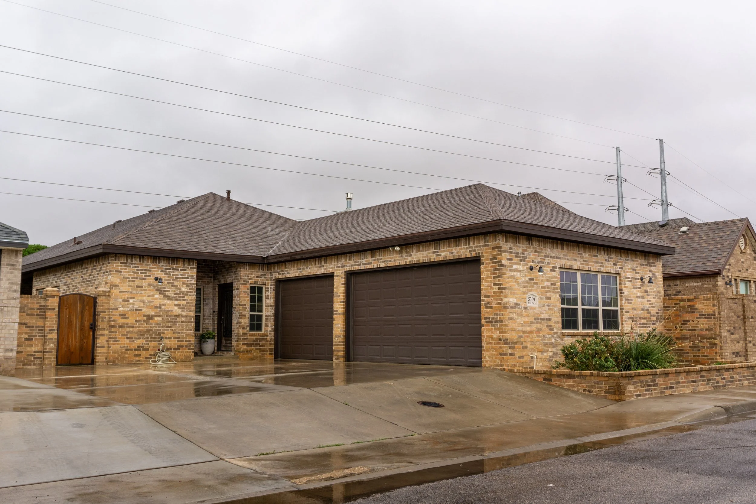Mayfield, Dagan 5309 Bella Plz -01.jpg