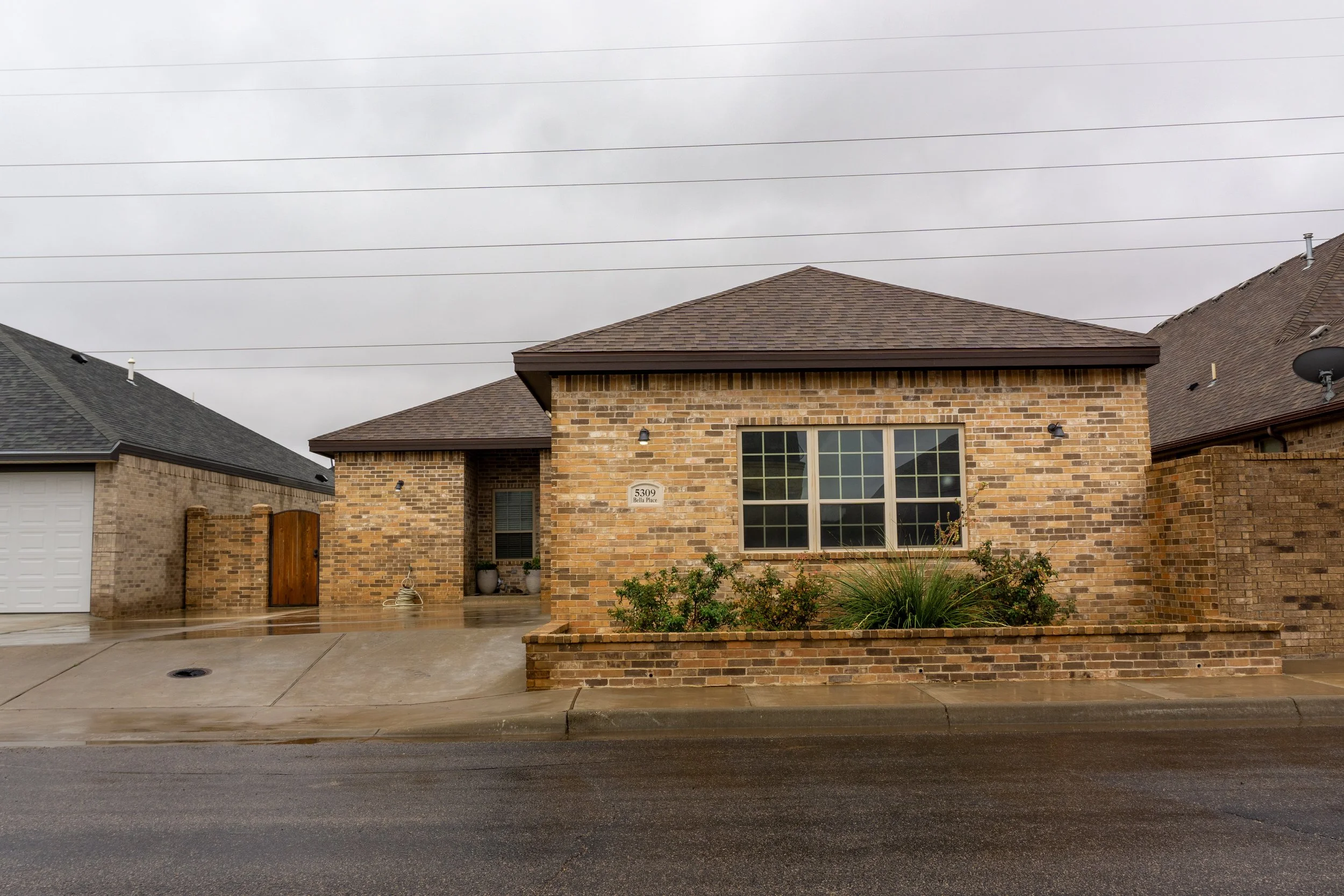 Mayfield, Dagan 5309 Bella Plz -02.jpg