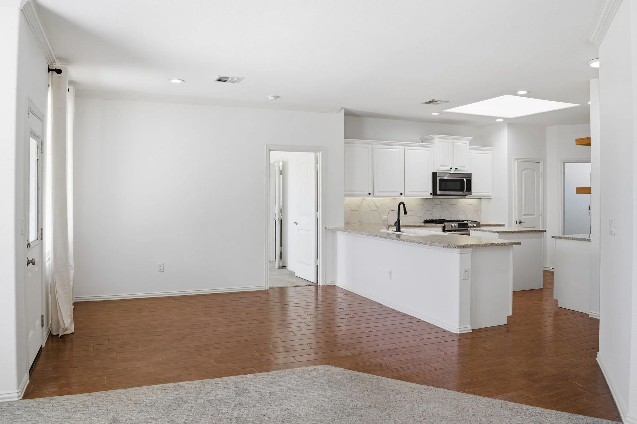 14-web-or-mls-6419Commonwealth_004 (3).jpg